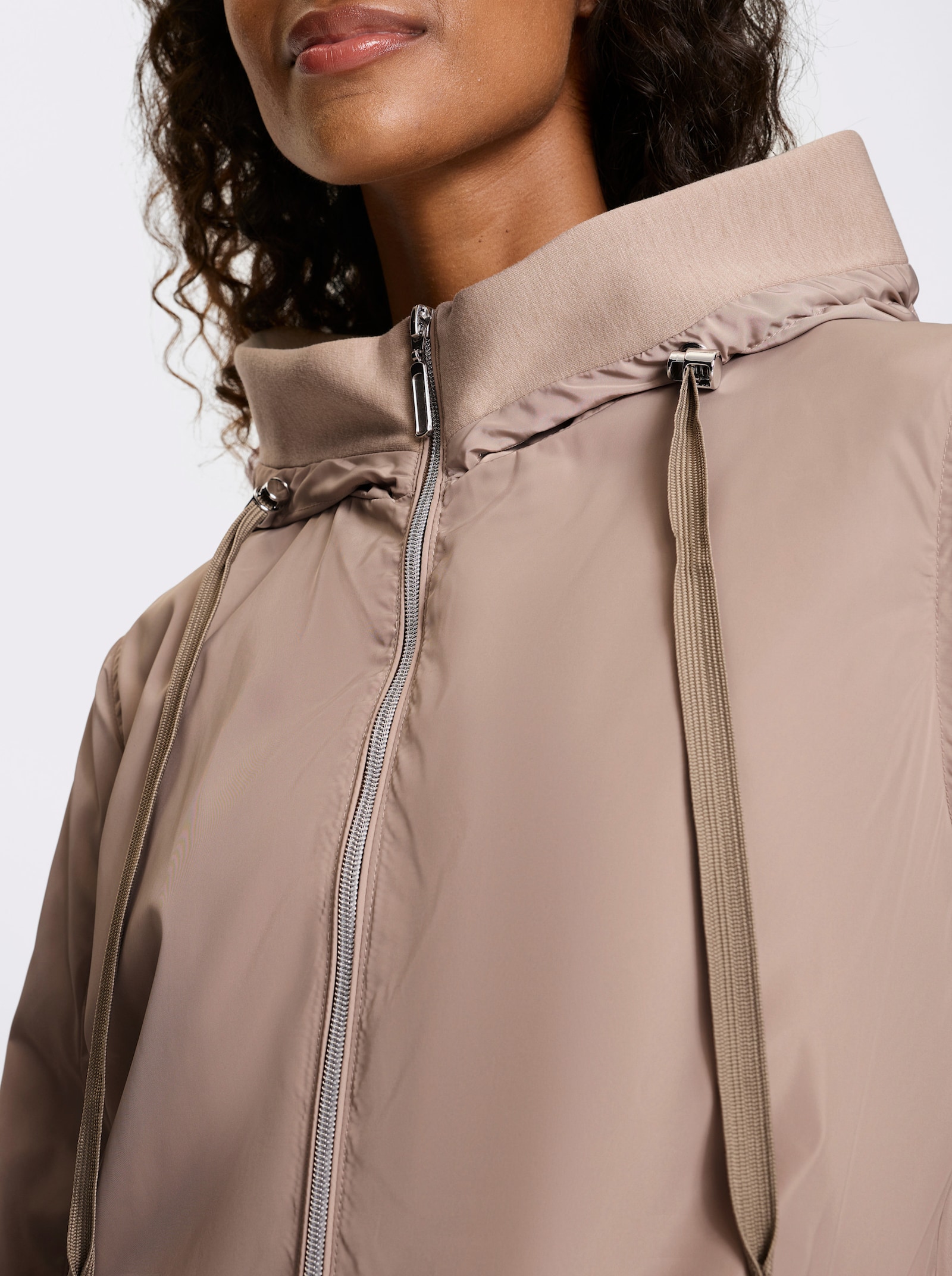 heine Freizeitjacke mit Kapuze - sesam