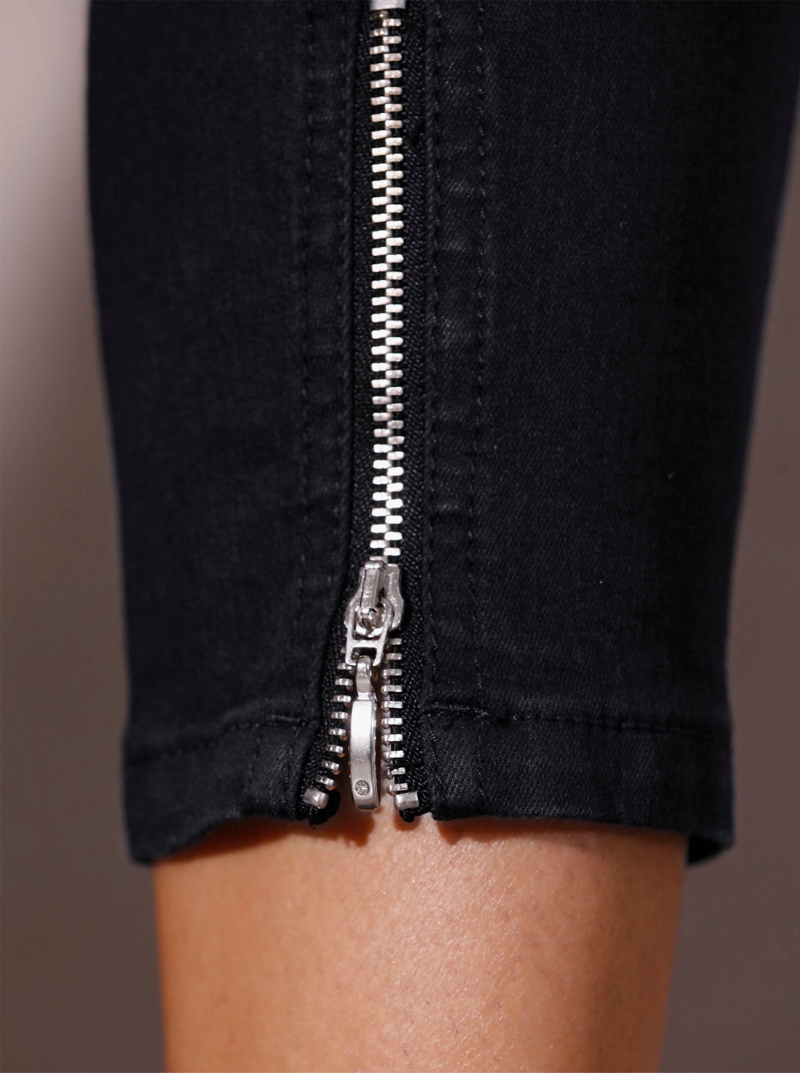 Ascari 5-Pocket-Jeans mit Strass-Applikation - schwarz