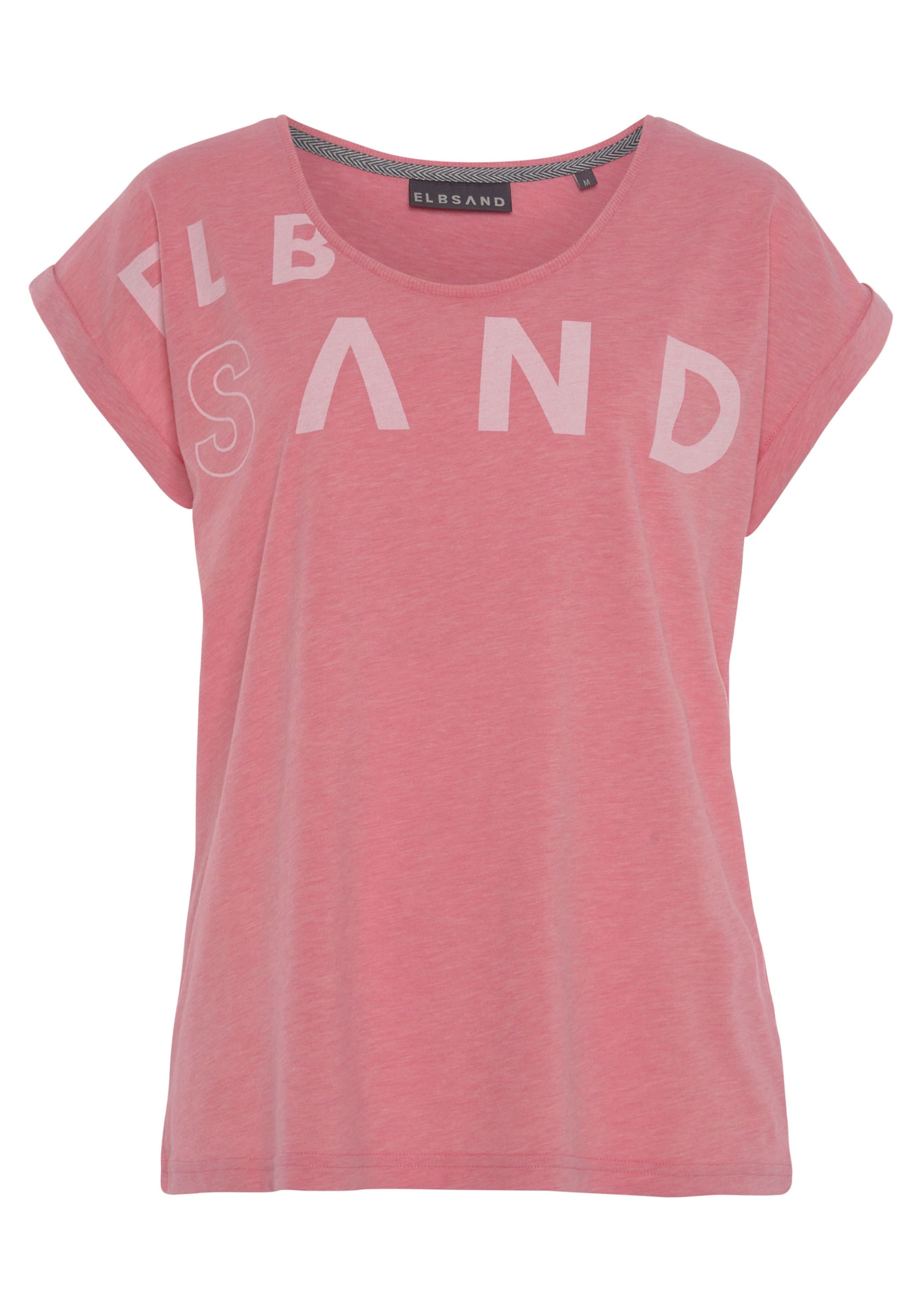 RUNDHALSAUSSCHNITT günstig Kaufen-T-Shirt in pink von Elbsand. T-Shirt in pink von Elbsand <![CDATA[Bequemes T-Shirt von Elbsand mit großem Logodruck vorn. Gerippter Rundhalsausschnitt und kurze Ärmel mit Aufschlag. Gerader Saumabschluss. Gut kombinierbar. Angenehm weicher Jersey.]]>. 