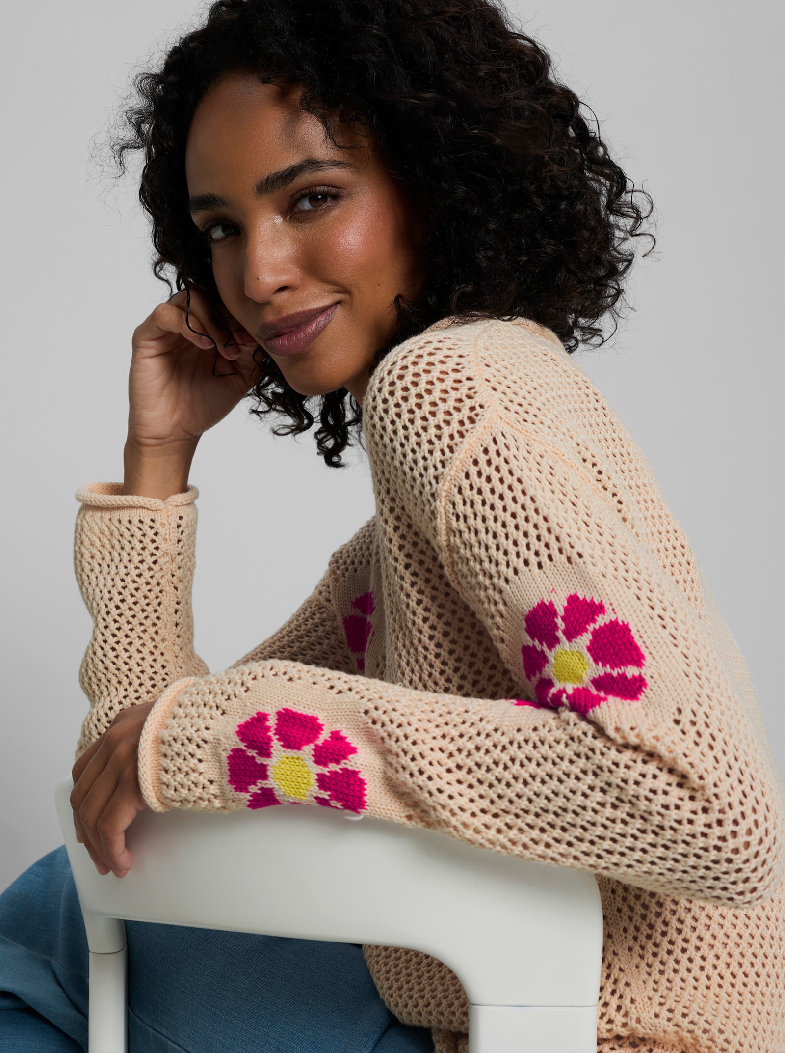 heine Ajourpullover mit Blüten-Jacquard - elfenbein-pink-gemustert