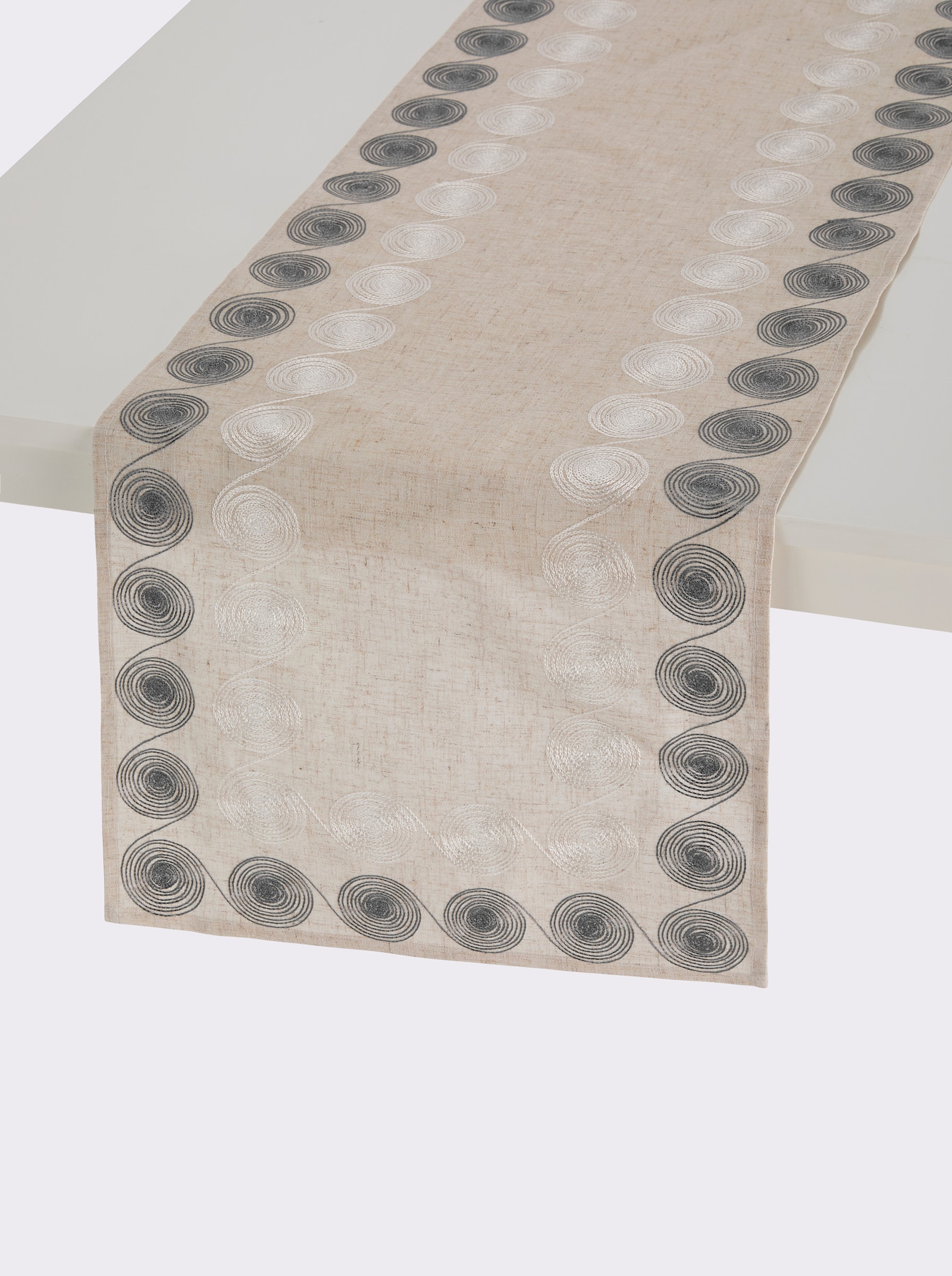 Tafelkleed met glanzende borduursels - beige