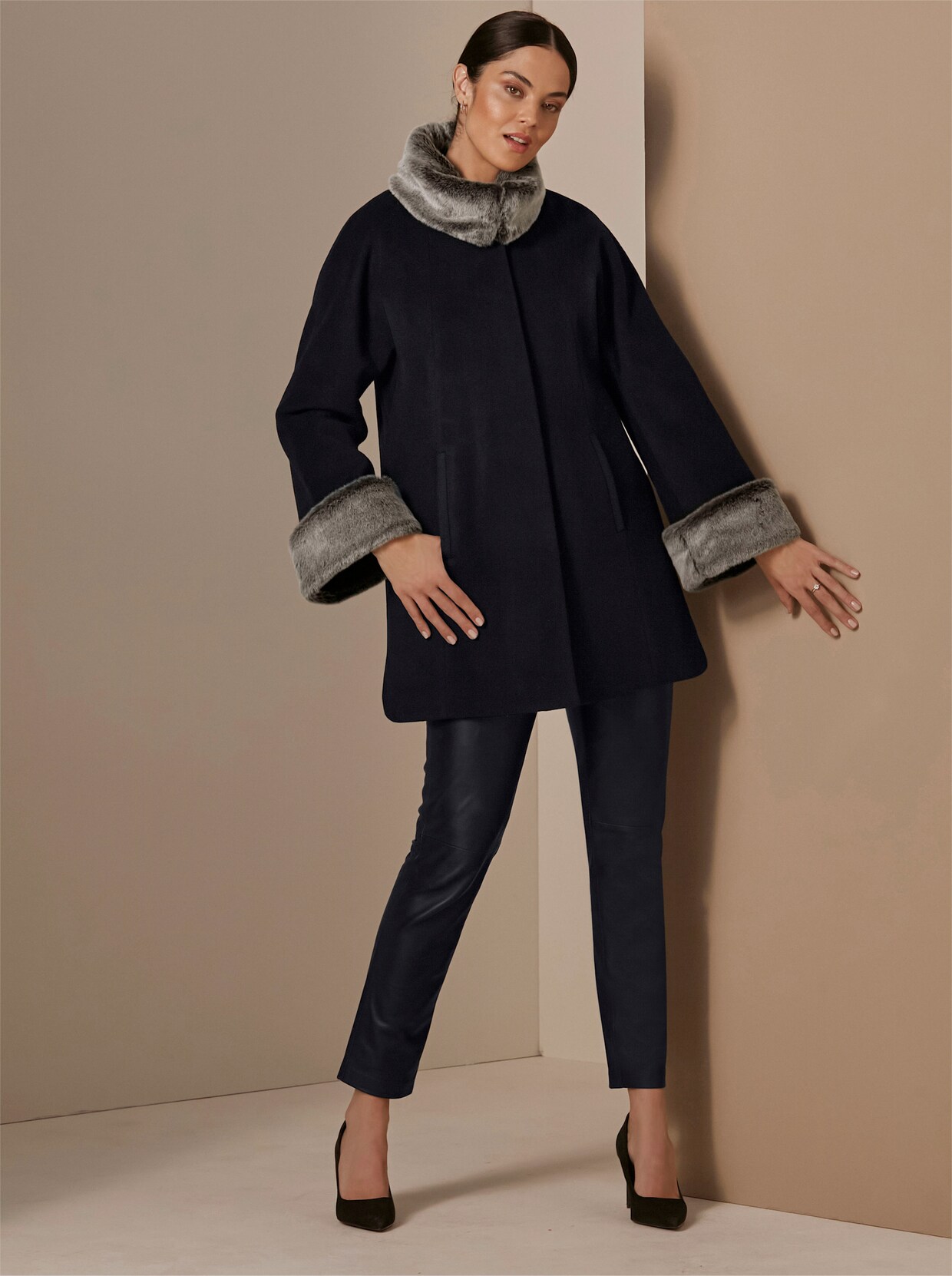 Manisa Woll-Jacke - schwarz