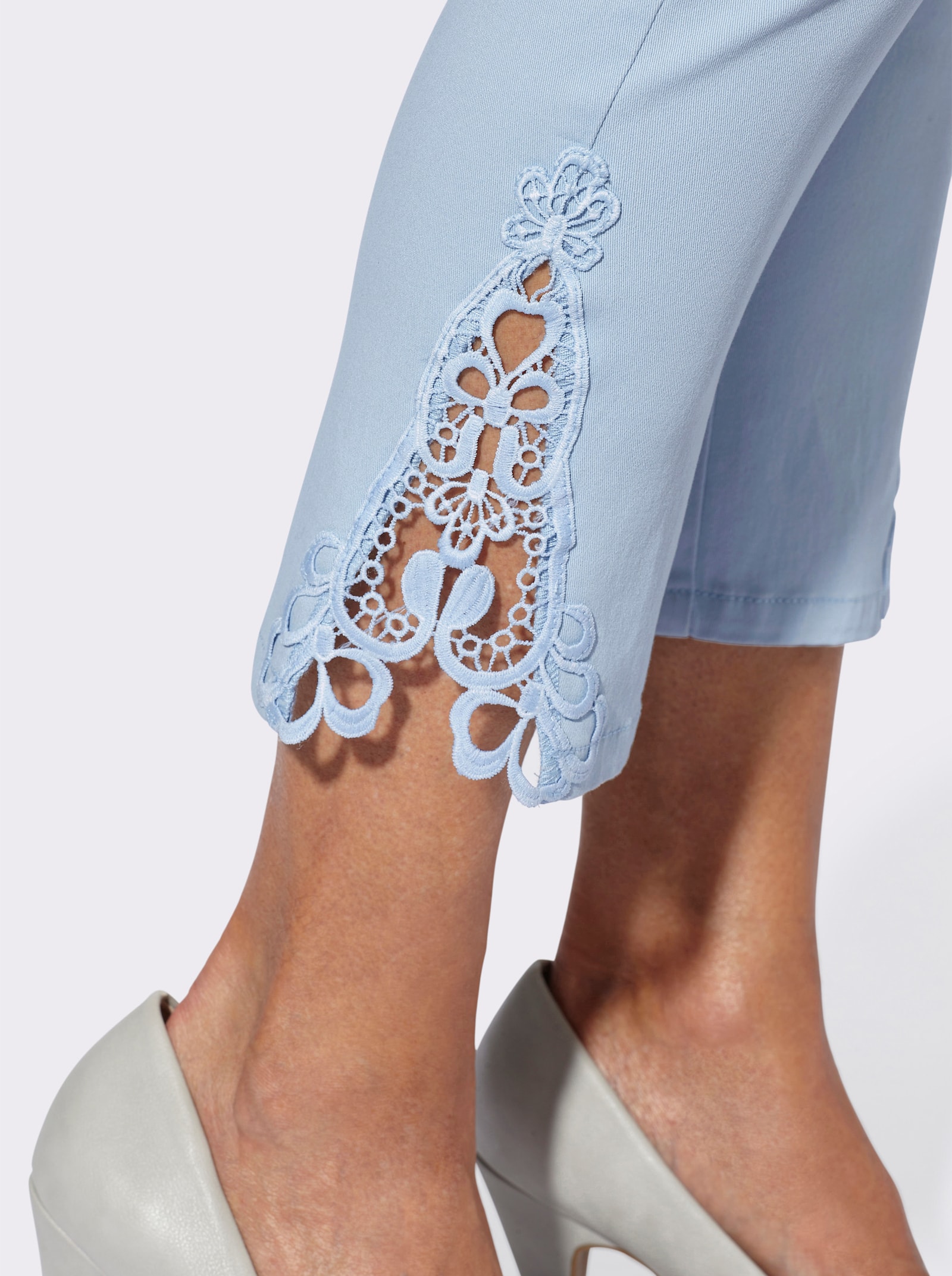 Jean 7/8 avec empiècement en dentelle - bleu glacier