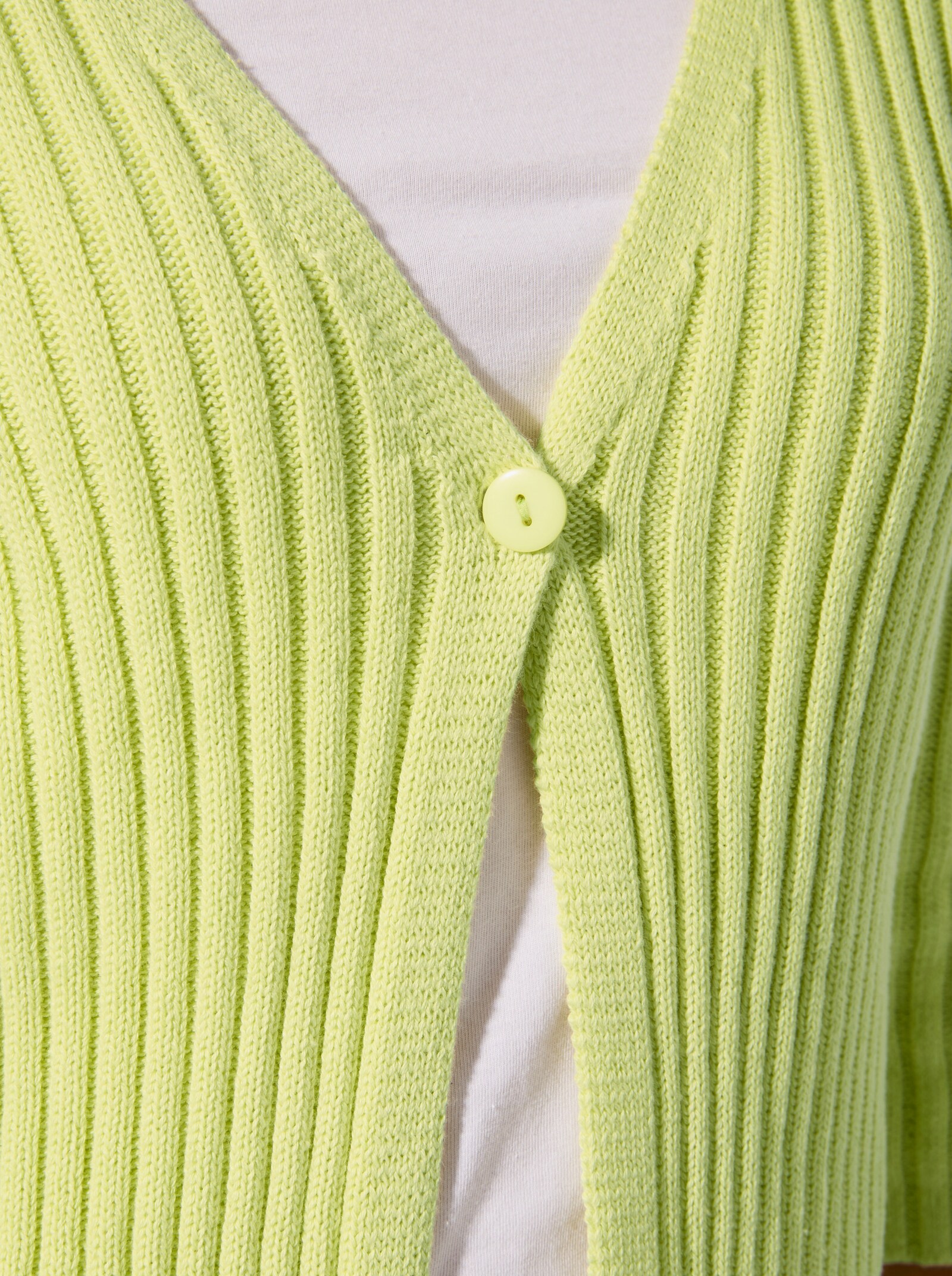 Bolero mit Knopfverschluss - pistazie