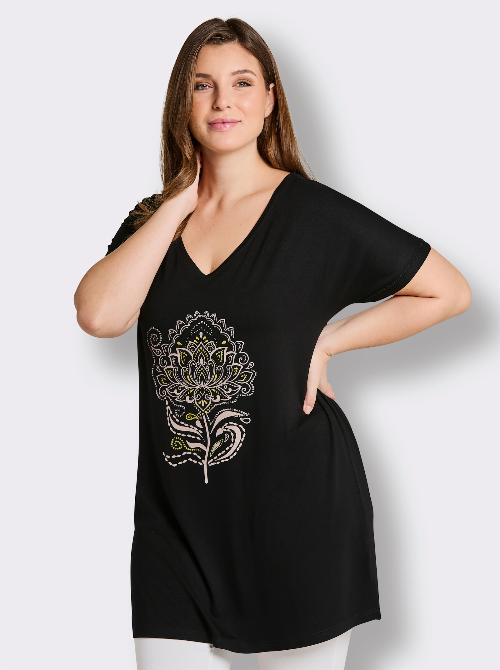 sheego Longshirt mit Ornament-Print - schwarz-sesam-bedruckt