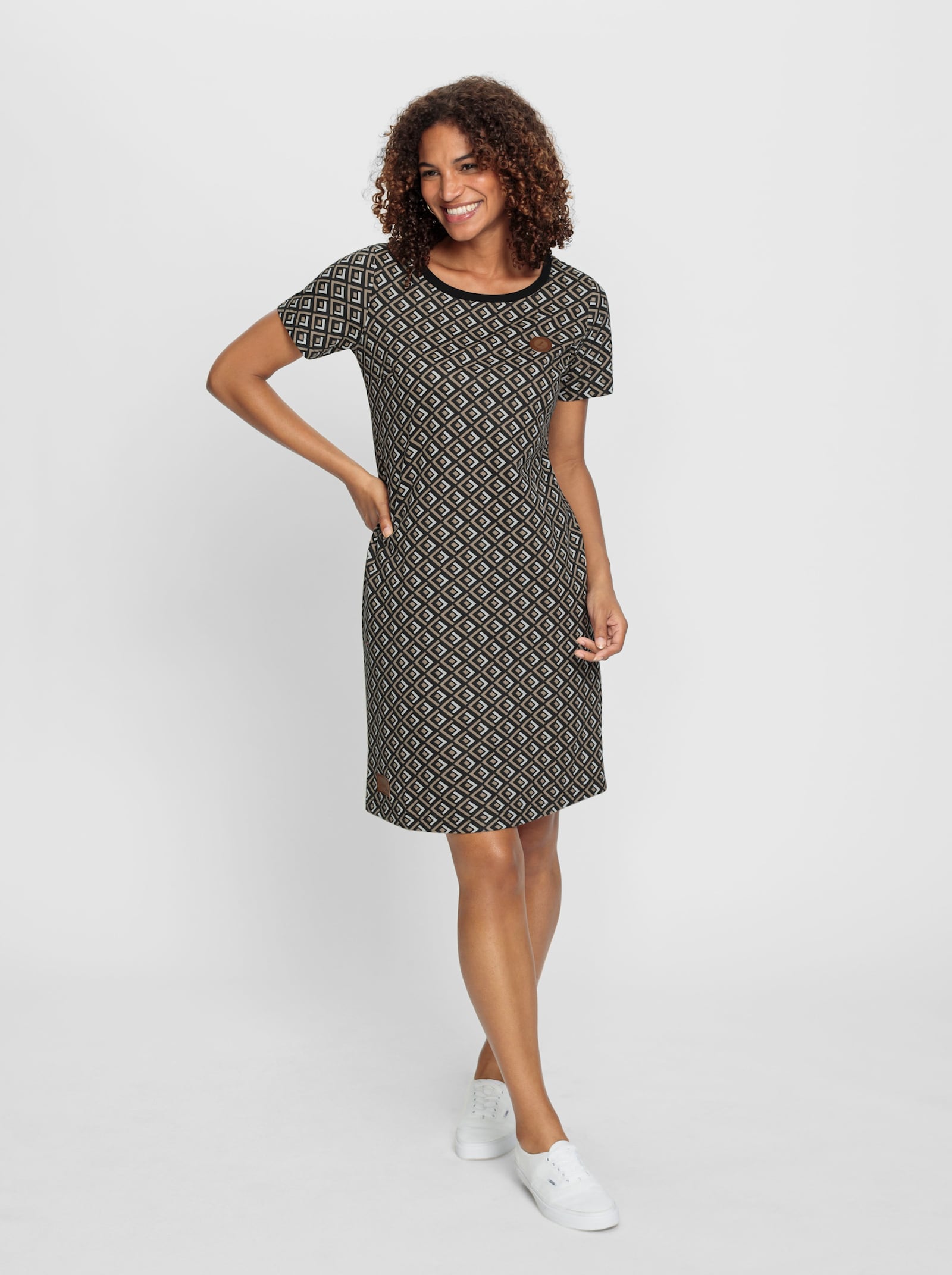 Jerseykleid in Schlupfform - beige-schwarz-bedruckt