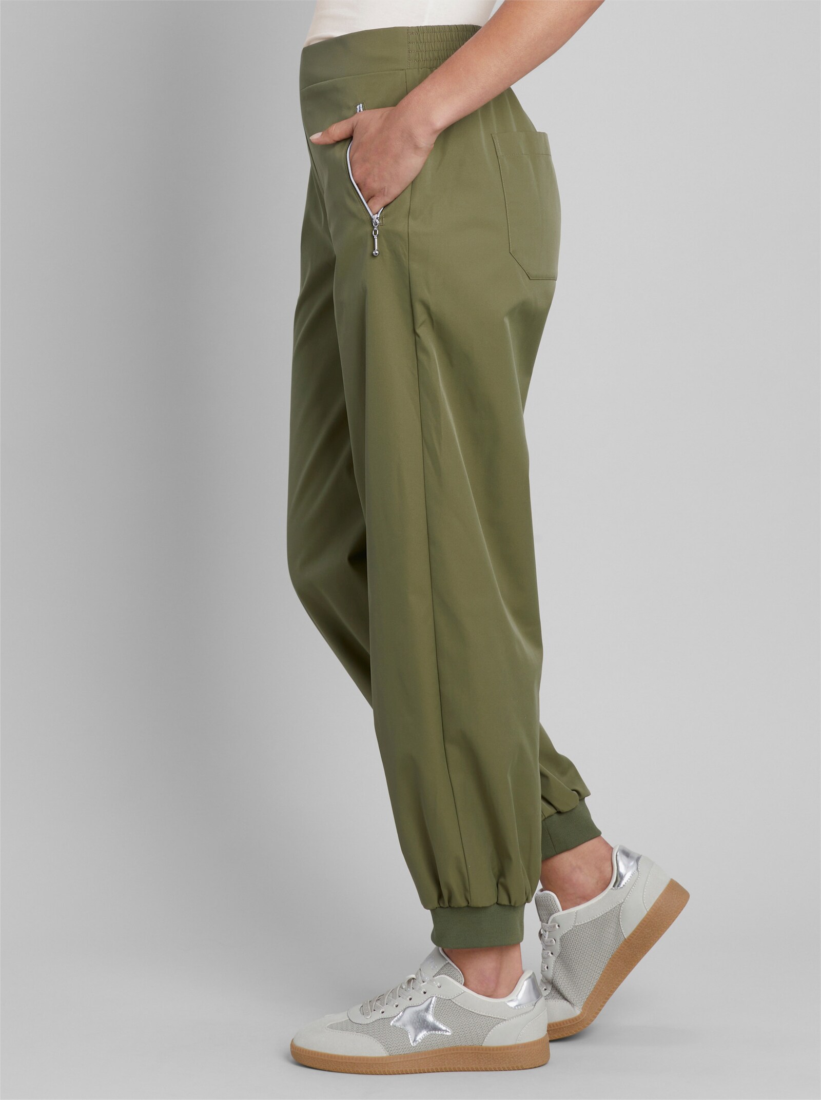 heine Schlupfhose mit Fußbündchen - oliv