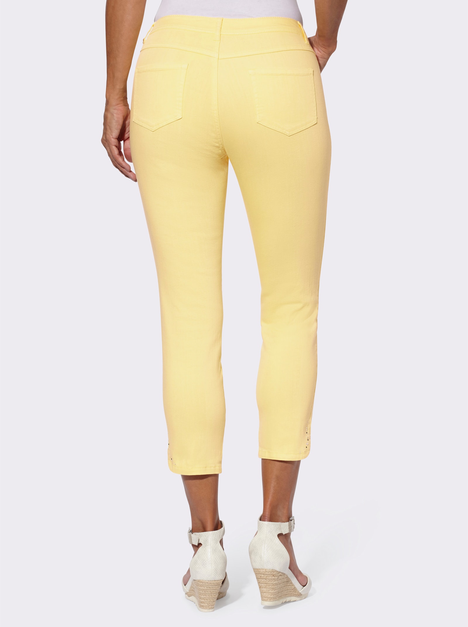 Jean 7/8 avec petites pierres brillantes fantaisie au bas des jambes - citron
