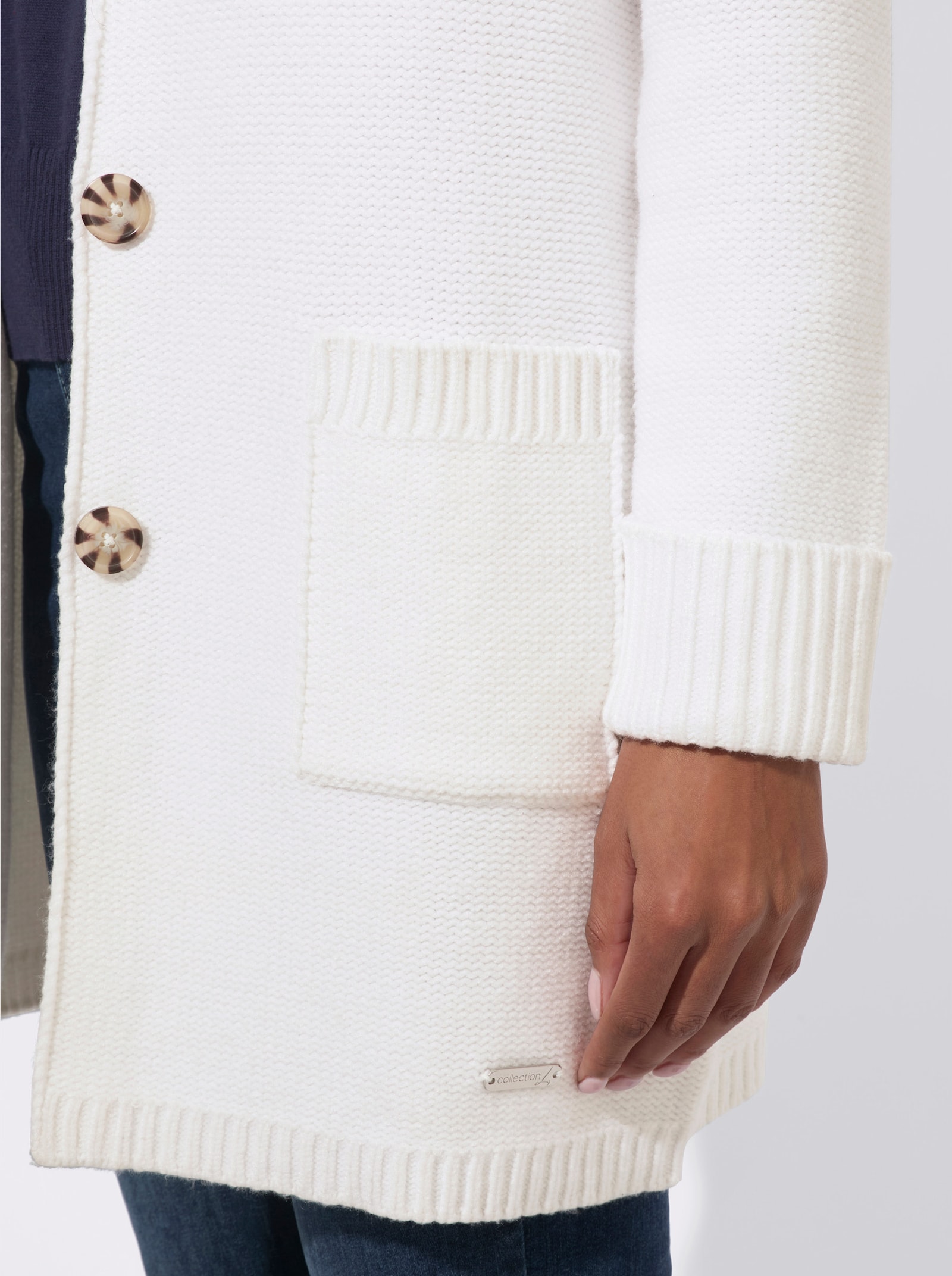 Longstrickjacke im modischen Linksstrick - ecru