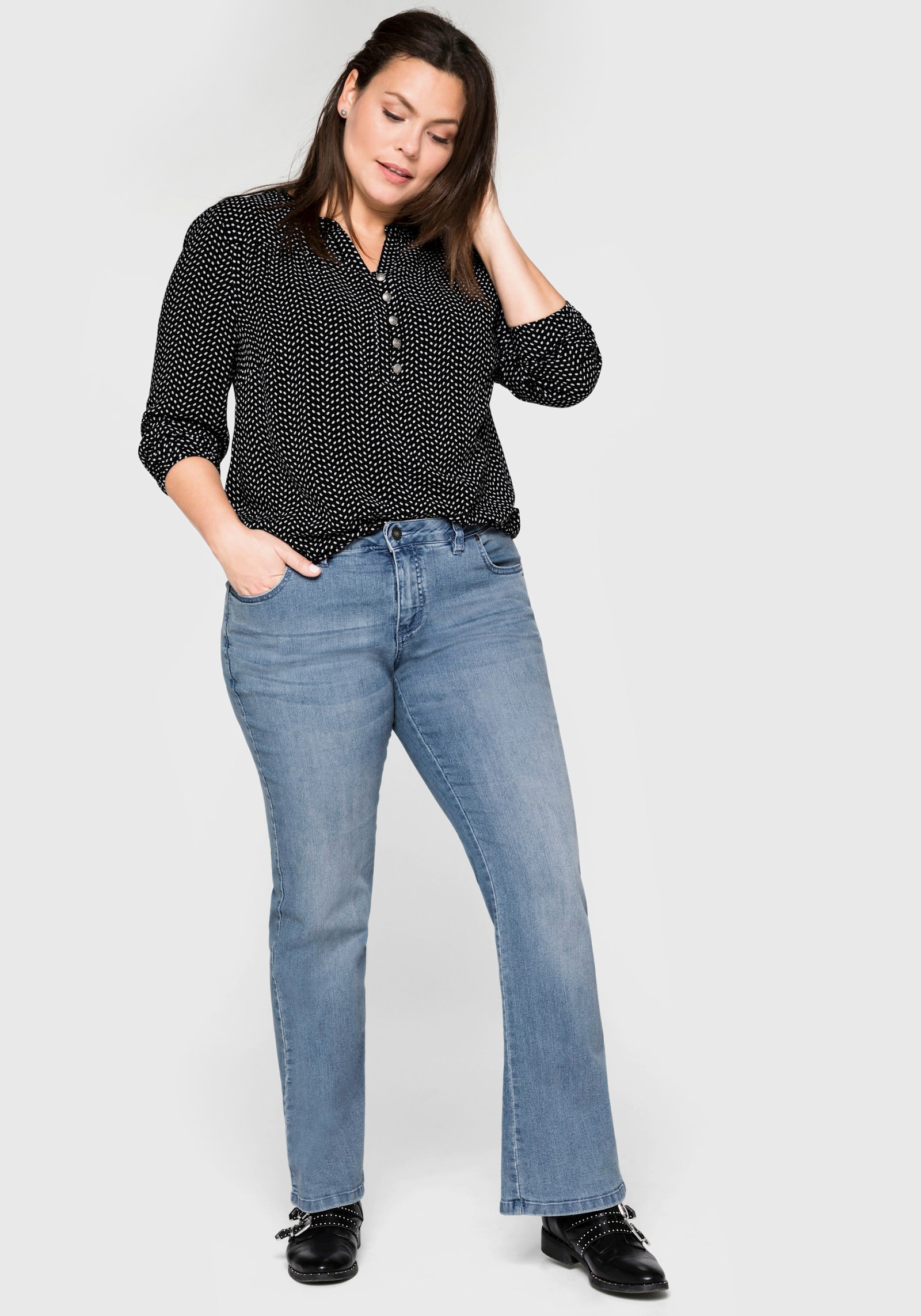 sheego Bootcut-Jeans mit Used-Effekten - light blue-denim