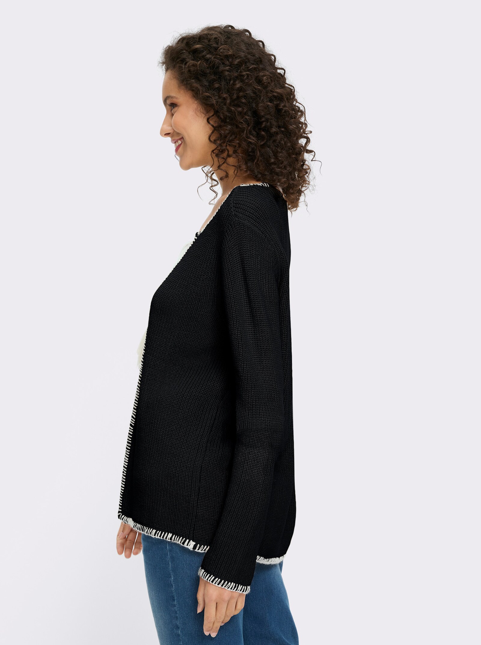 heine Strickjacke mit Kontrast-Stitching - schwarz-weiß