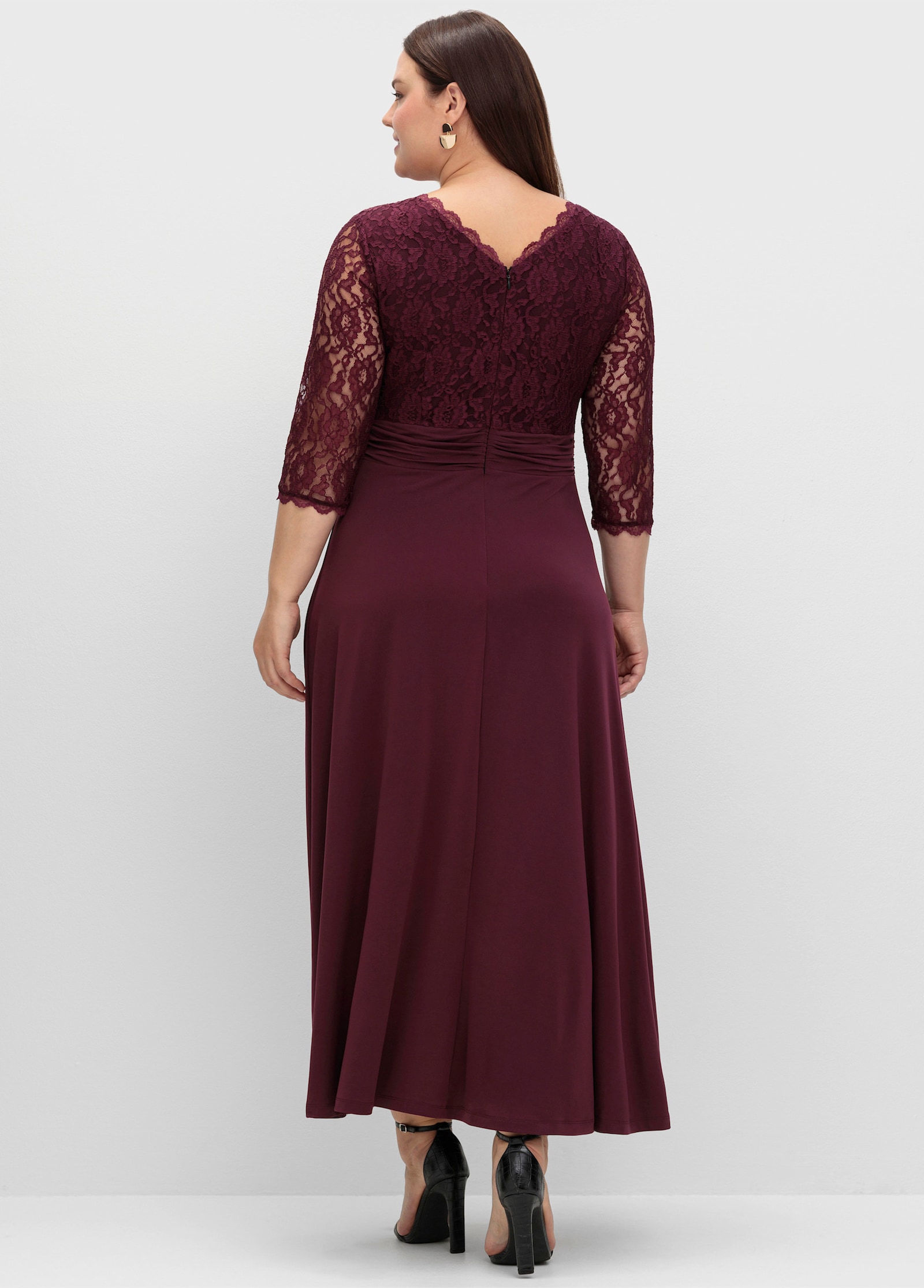 sheego Abendkleid mit Oberteil aus Spitze - burgund