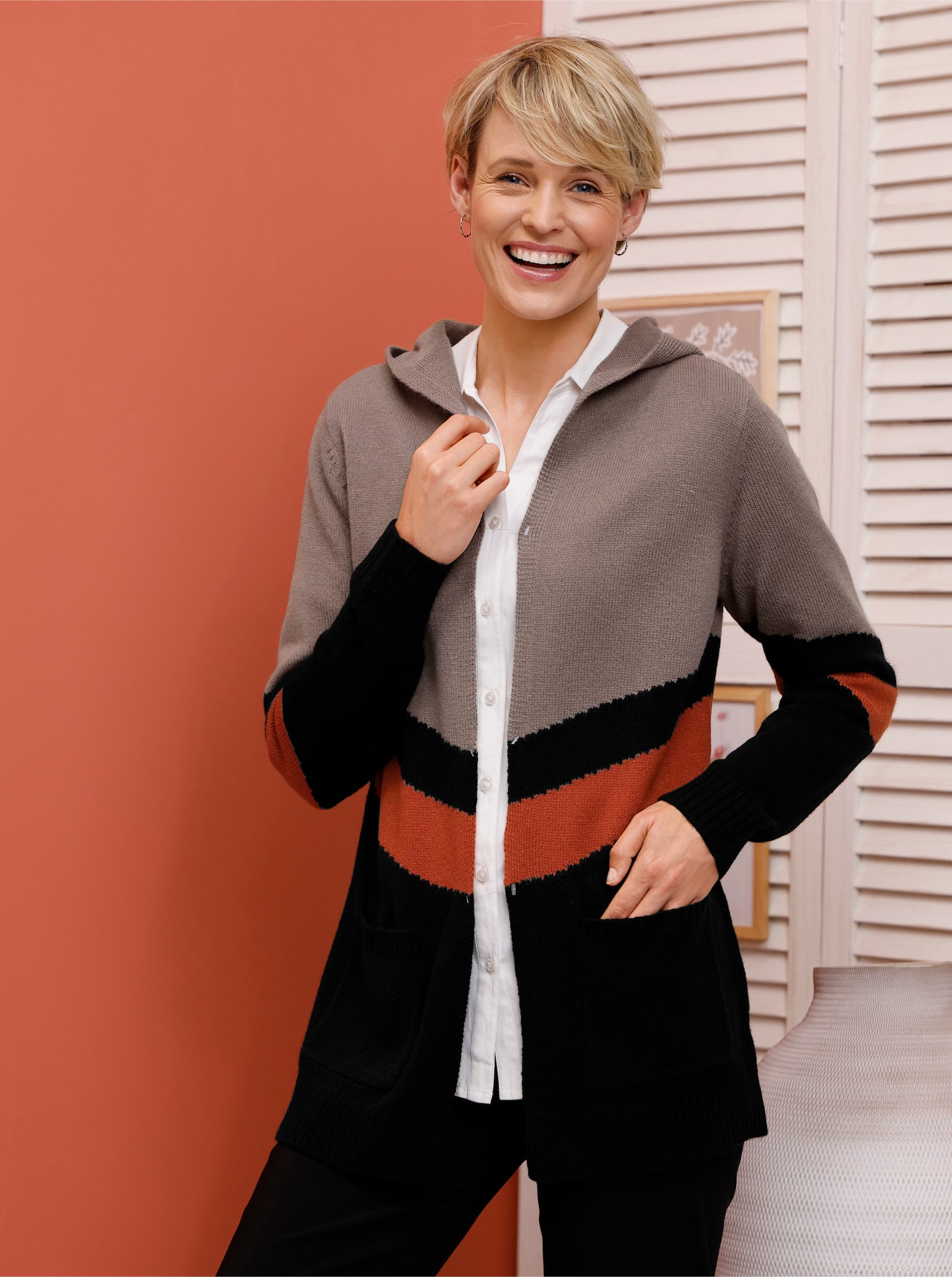 Longstrickjacke im Color-Blocking-Dessin - dunkeltaupe-schwarz-gemustert