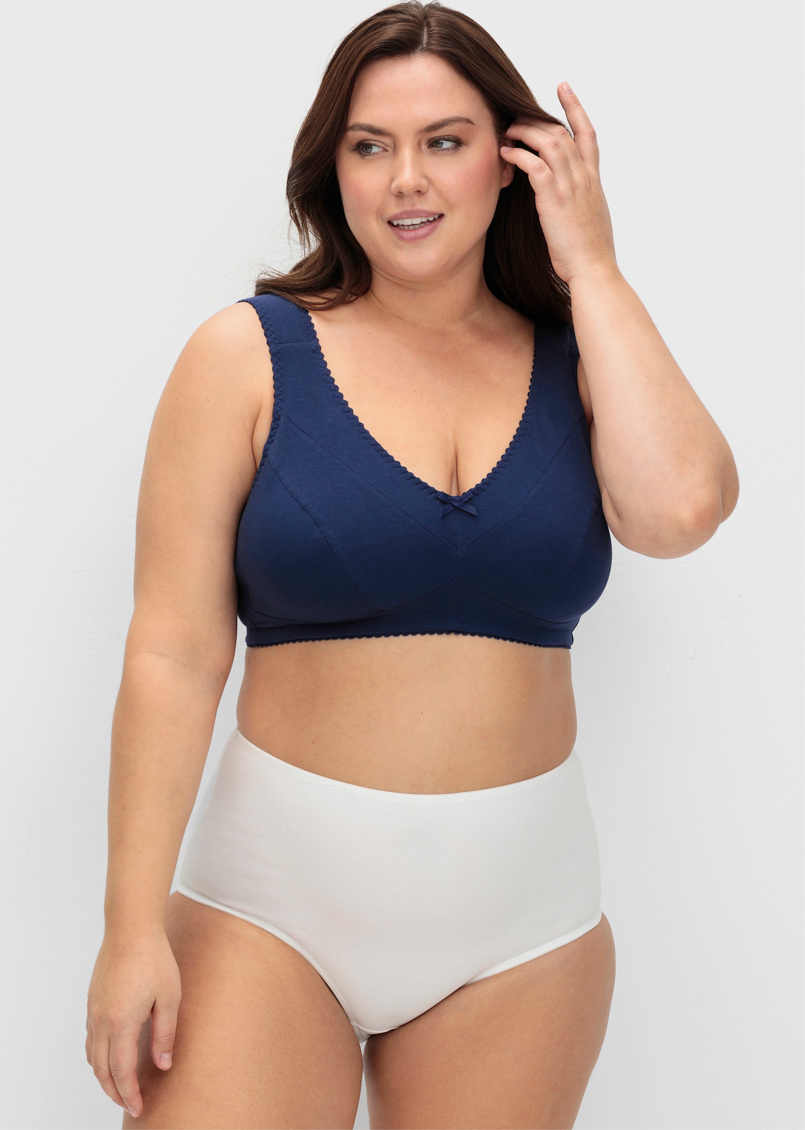 sheego Entlastungs-BH ohne Bügel mit breiten Trägern - marine