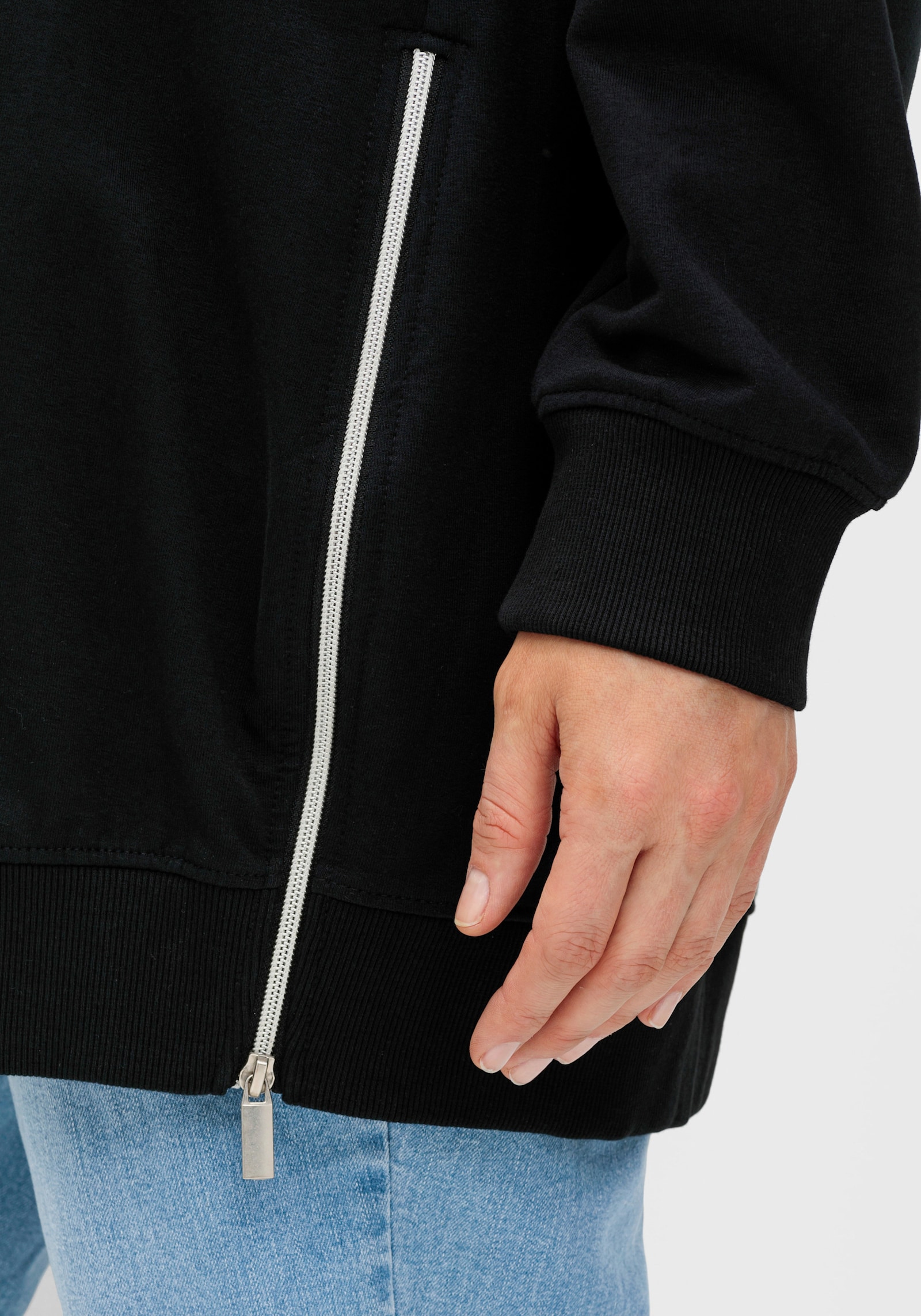 sheego Sweatshirt mit Reißverschlüssen - schwarz