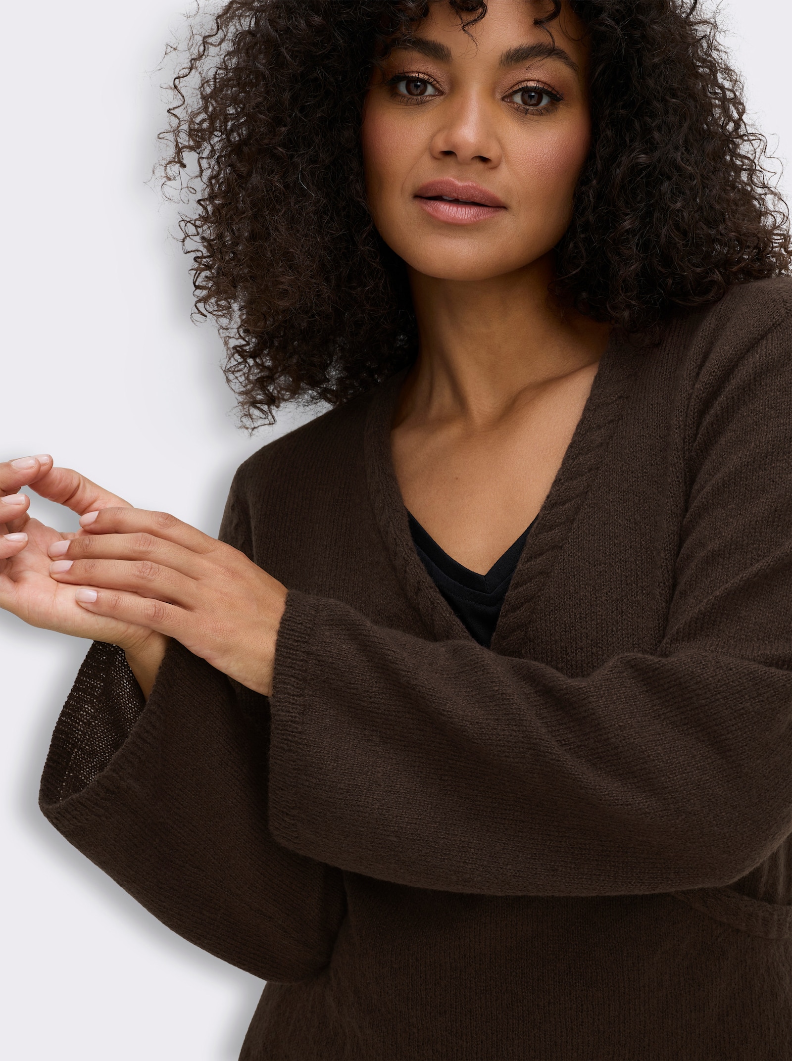 sheego Wickelstrickjacke mit Trompetenärmeln - schoko