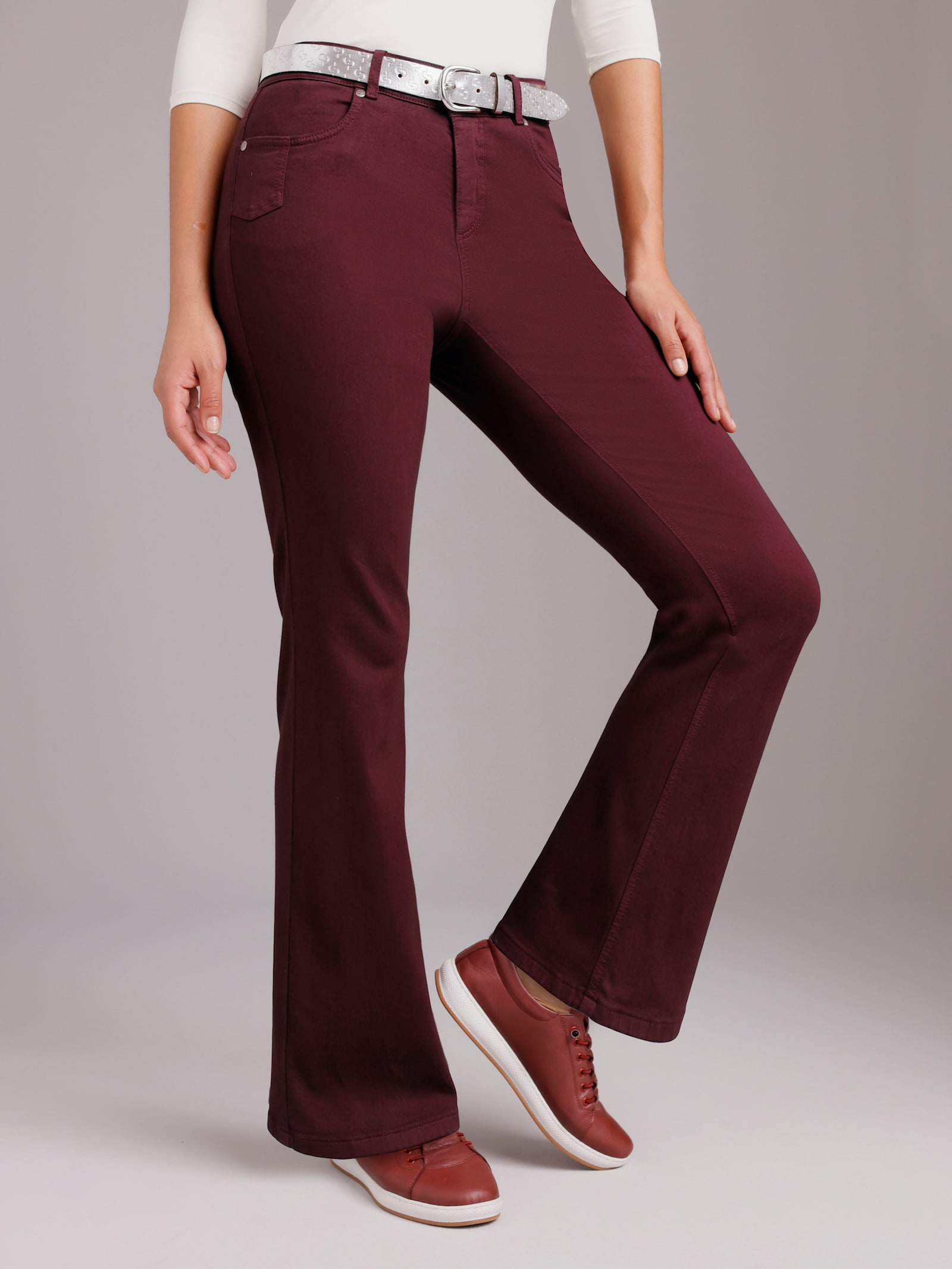 Ascari Stretch-Jeans mit weitem Bein - bordeaux