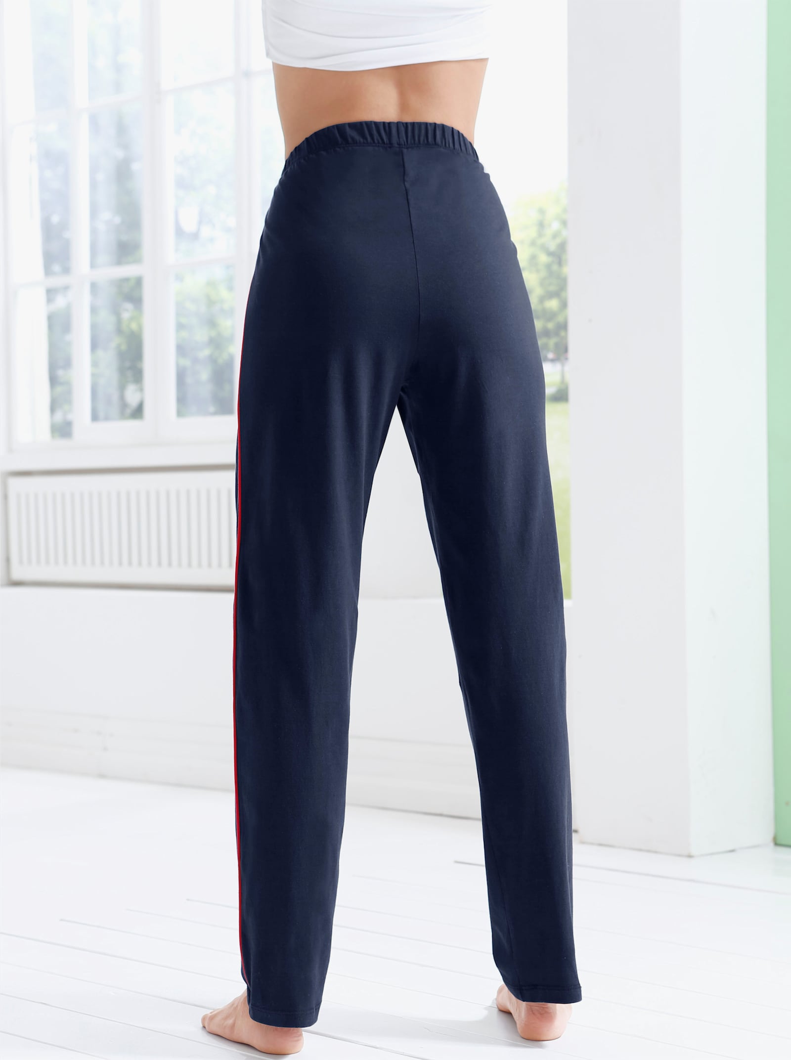 Freizeithose mit 2 Reissverschluss-Taschen - marine-fuchsia