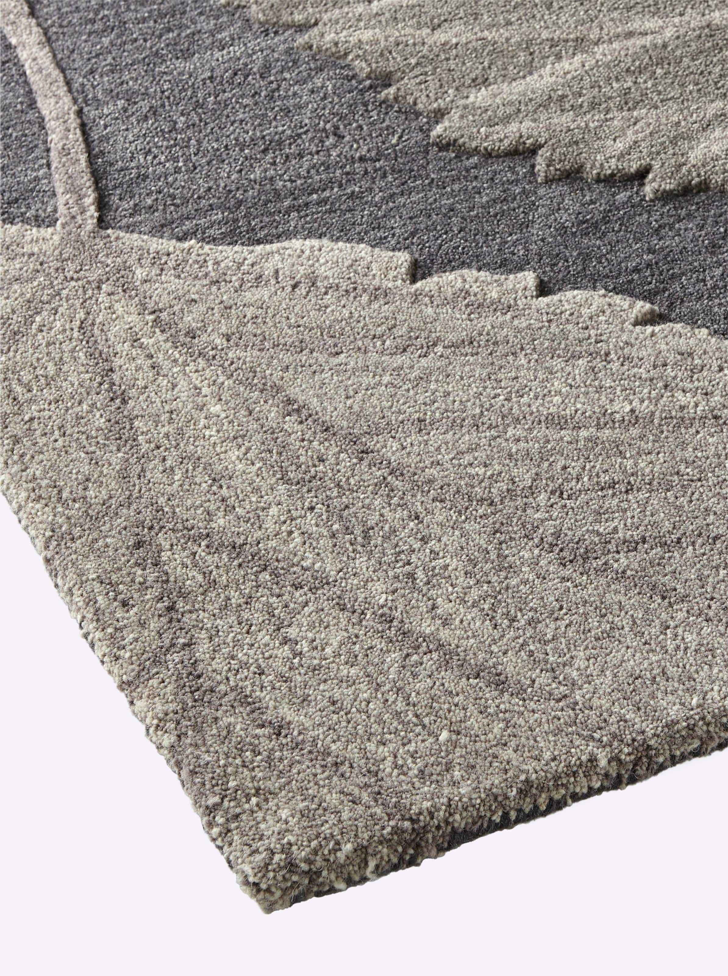 Hand in günstig Kaufen-Teppich in grau von heine home. Teppich in grau von heine home <![CDATA[Teppich Reine Wolle, aufwendig von Hand gewebt. Mit Reliefstruktur.]]>. 