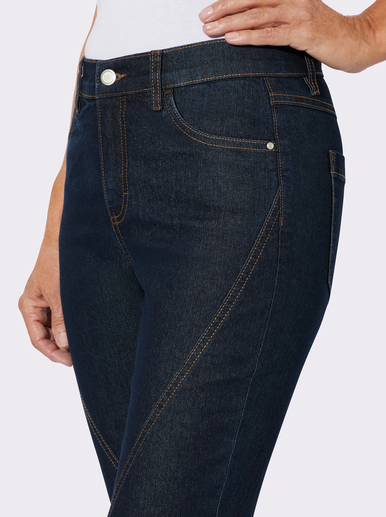 Jeans mit Ziernähten vorne - dark blue