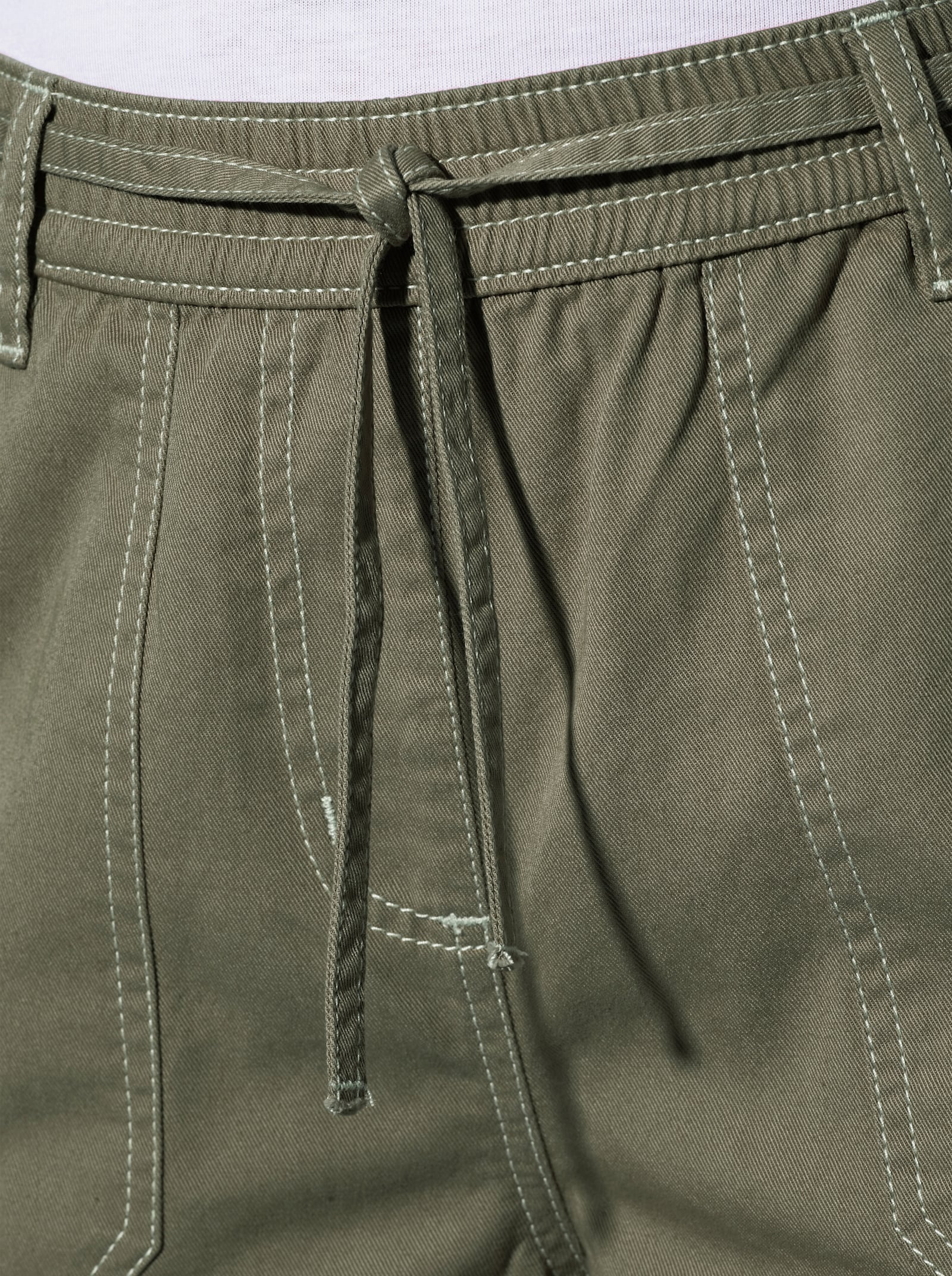 Bermudas mit Bindegürtel - khaki