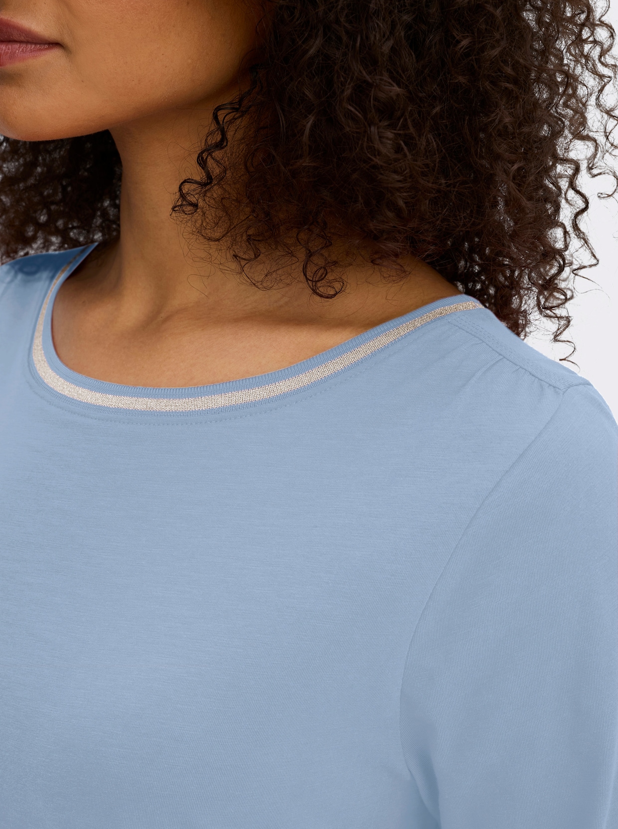 sheego 3/4-Arm-Shirt mit Glitzergarn am Ausschnitt - eisblau
