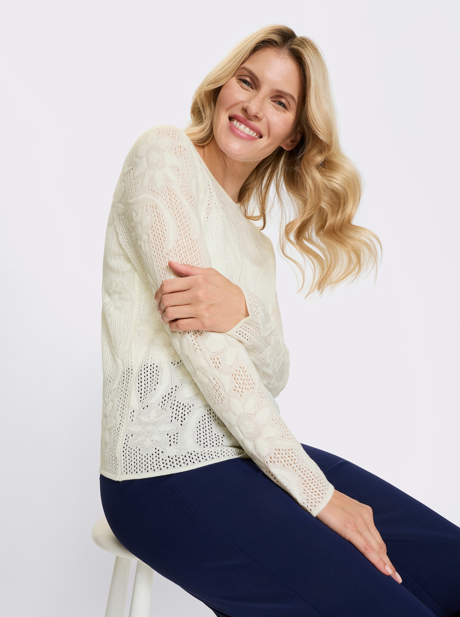 Ajourpullover mit langen Ärmeln - ecru