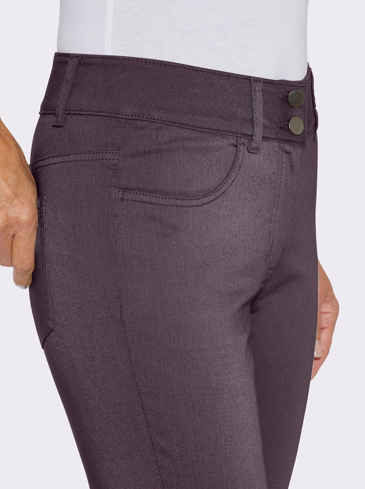 Jeans mit Stretch-Einsatz hinten - aubergine
