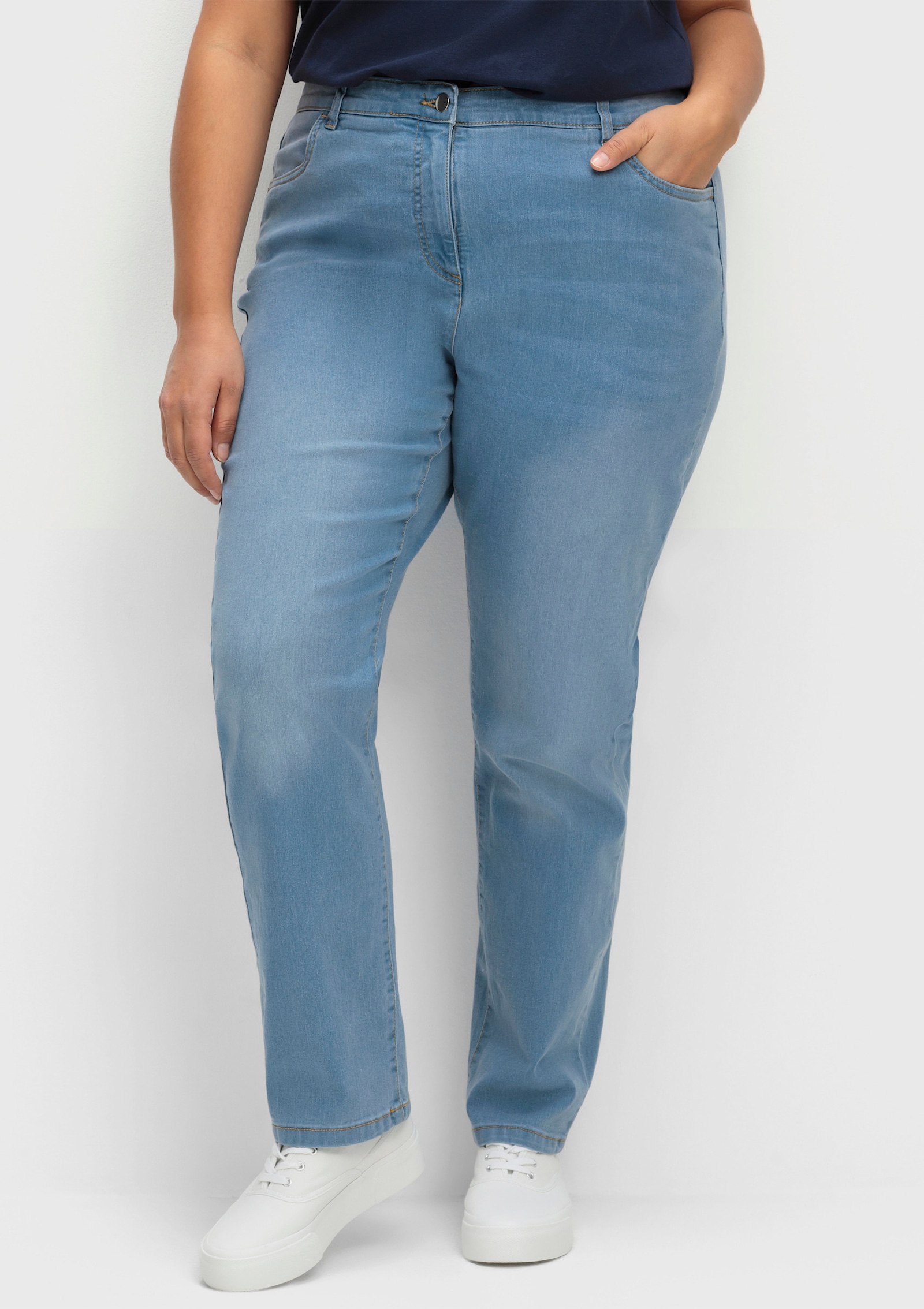 High-waist-Jeans mit innenliegendem Dehnbund - blue-bleached