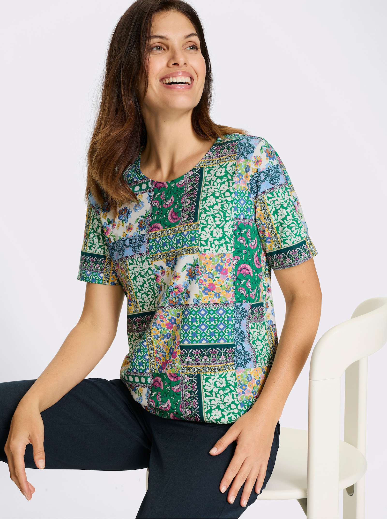 Kurzarmshirt in Patch-Optik - ecru-grün-bedruckt