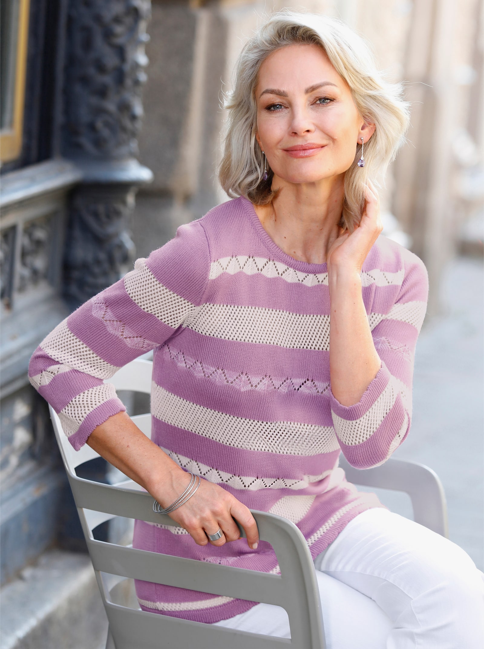 Ajourpullover mit gebogten Kanten - orchidee-ecru-gemustert