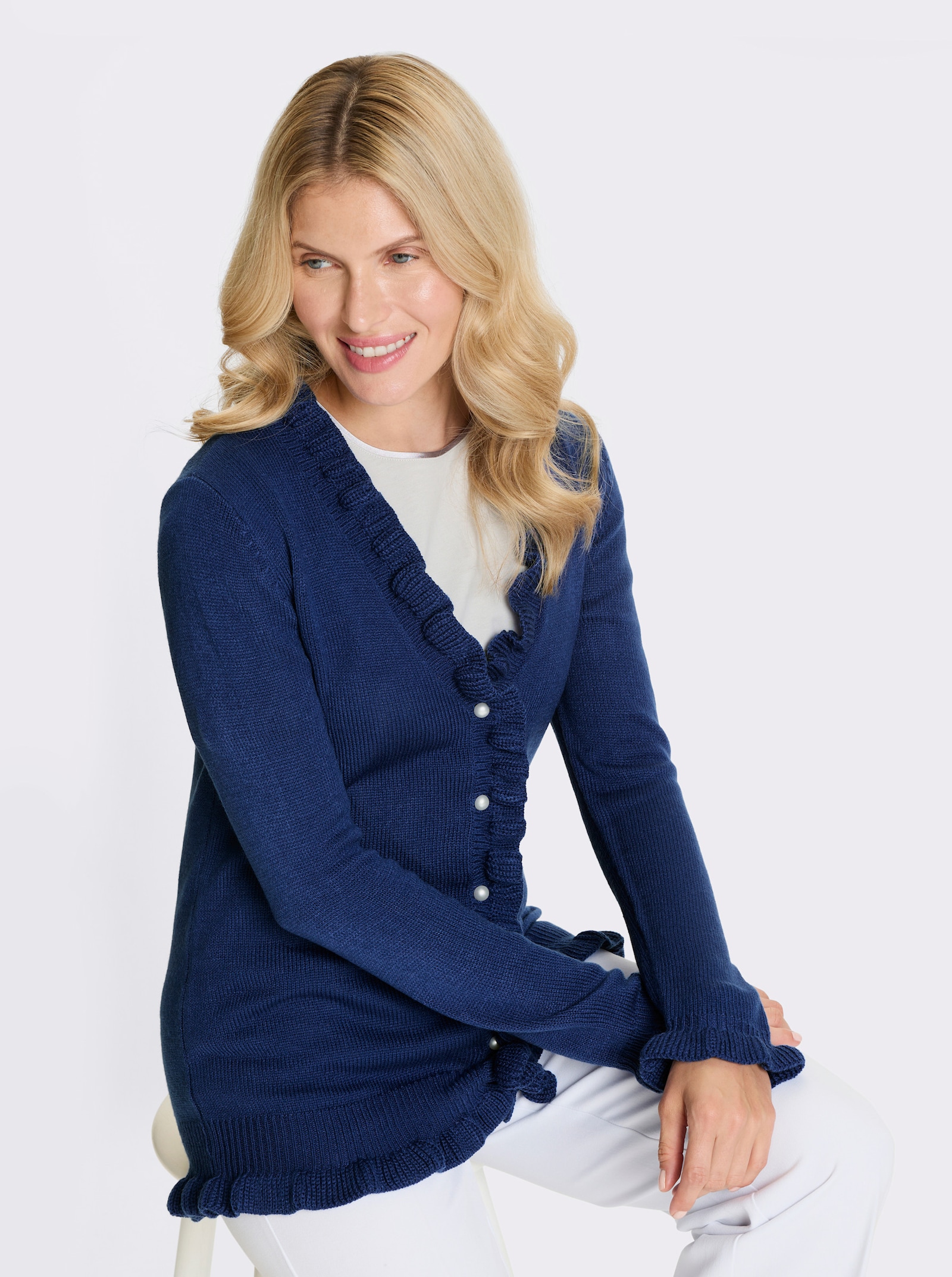 Strickjacke mit Rüschen-Verzierung - royalblau