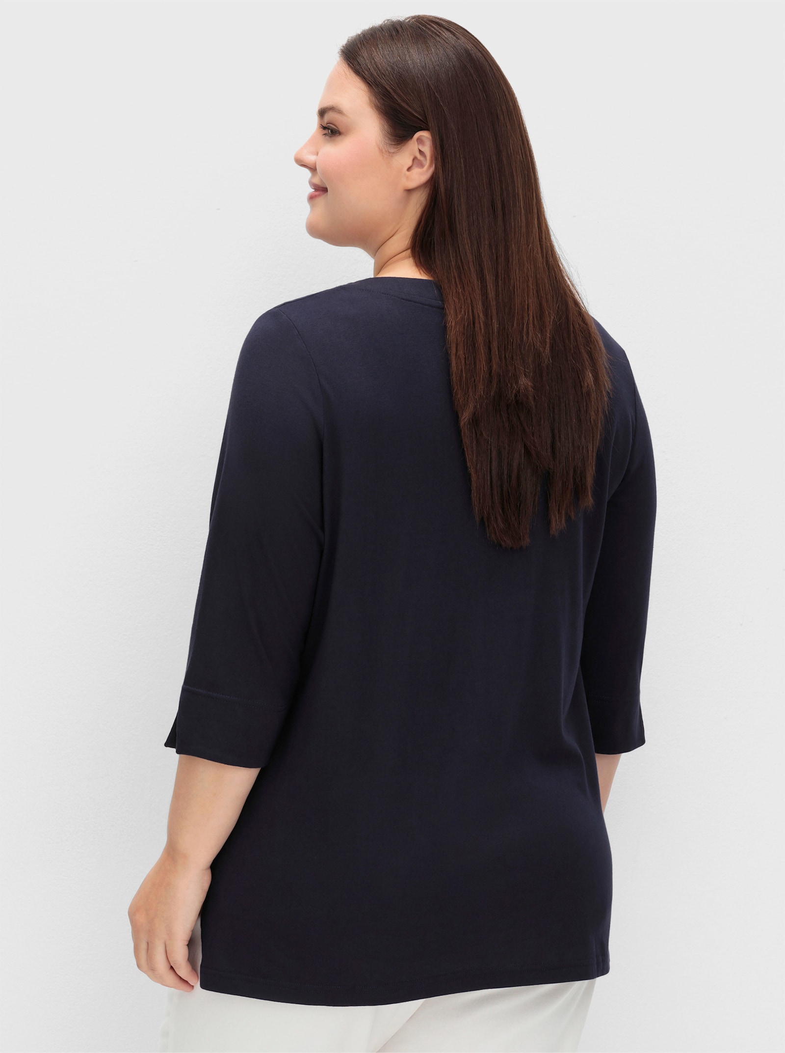 sheego 3/4-Arm-Shirt mit Blumen-Stickerei aus Pailletten - tiefblau