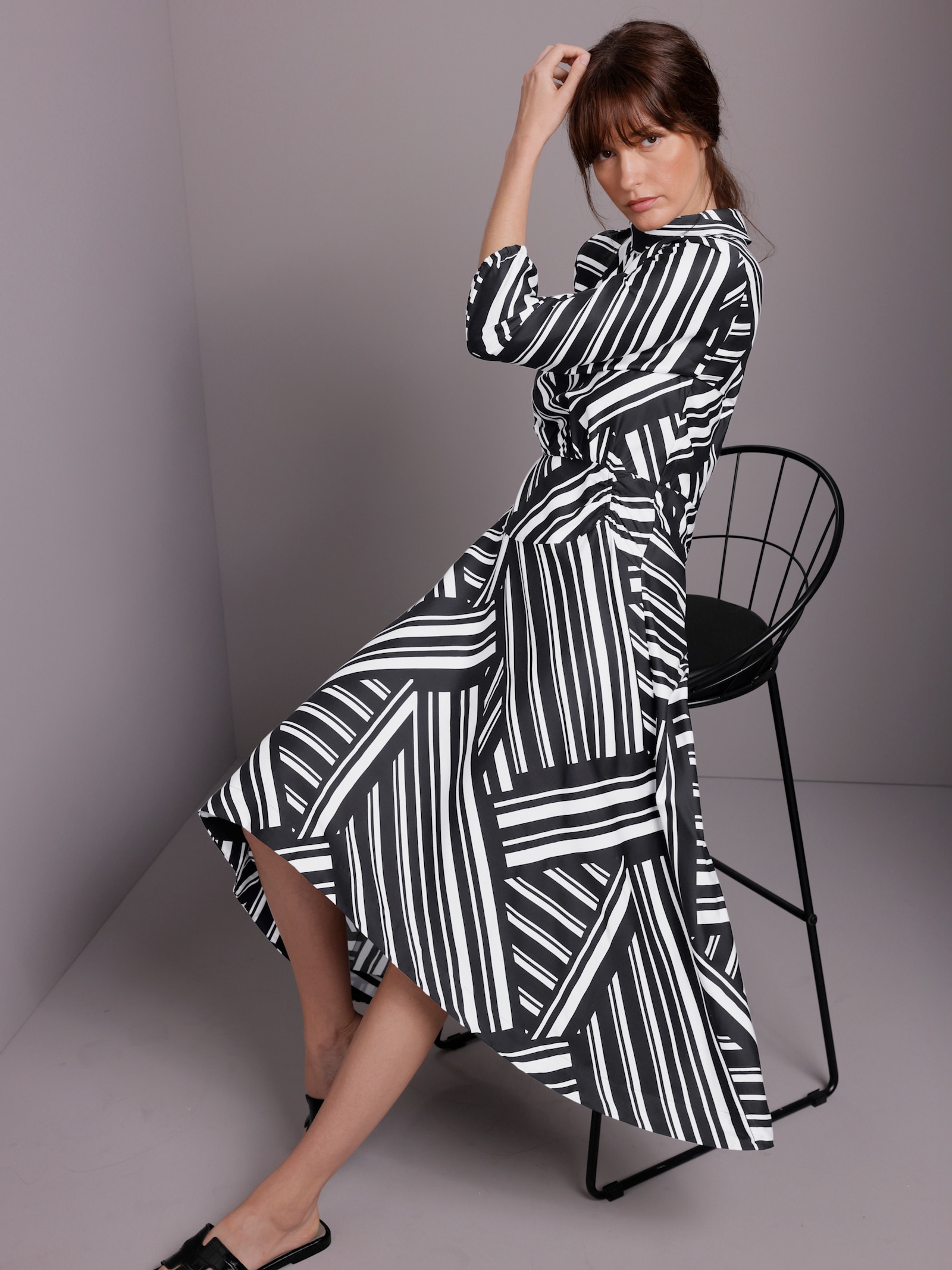 CREATION L PREMIUM Robe longue avec motif graphique - noir-écru imprimé