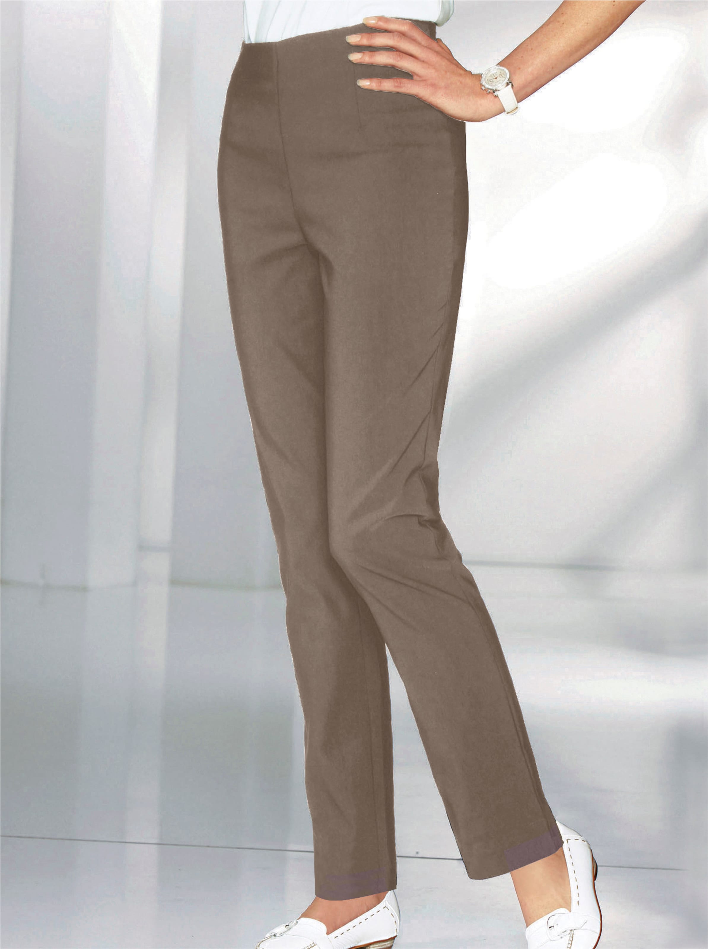 Best for günstig Kaufen-Stretch-Hose in taupe von heine. Stretch-Hose in taupe von heine <![CDATA[Der Schlankmacher: Die Schlupfhose liegt schön glatt an, nichts trägt auf dank des innenliegenden, unsichtbaren Rundum-Dehnbunds. In formbeständiger Stretch-Qualität. Fußweite 