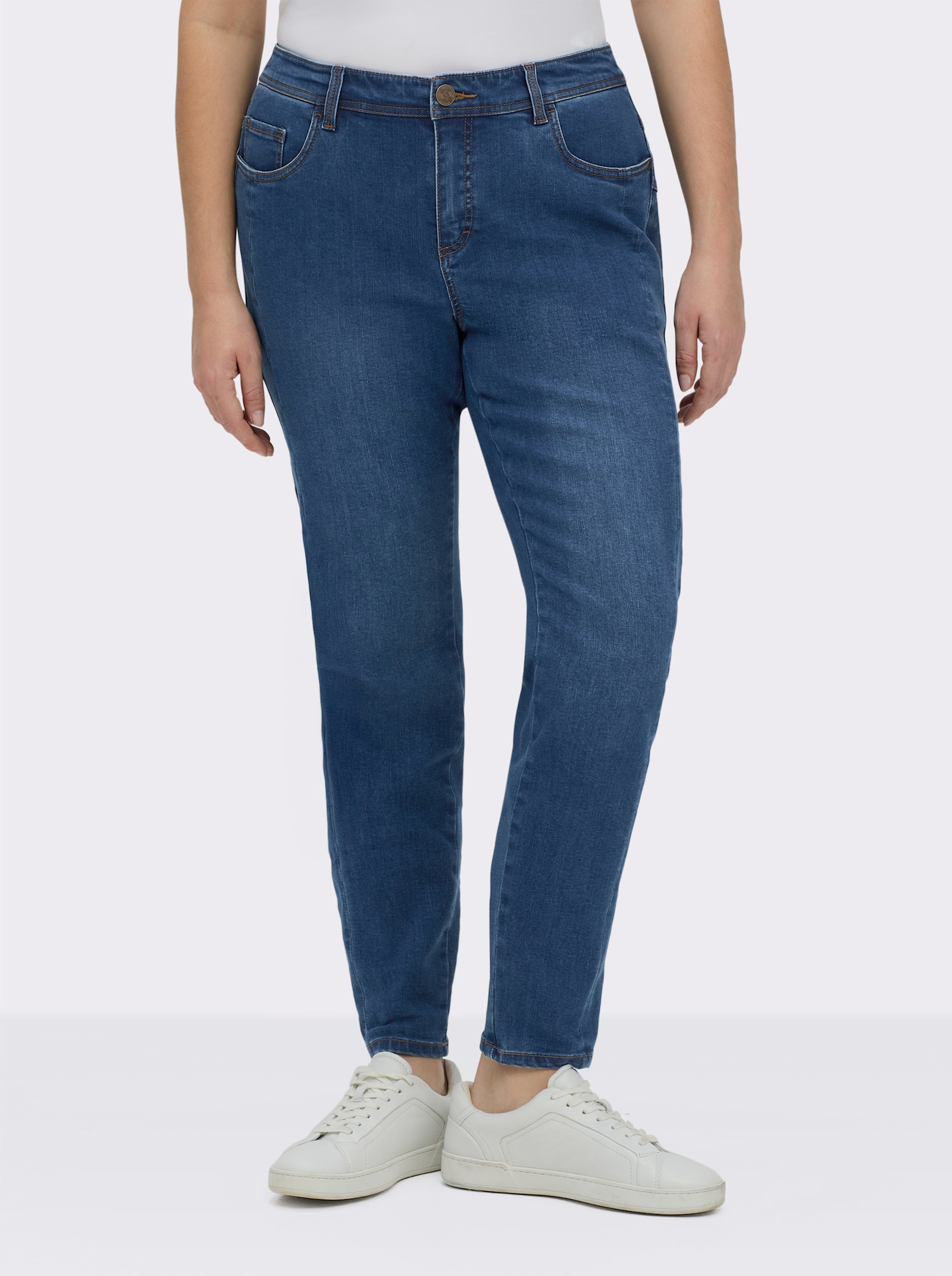 sheego Jeans in 5-Pocket-Form und leichter Waschung - blue-stone-washed