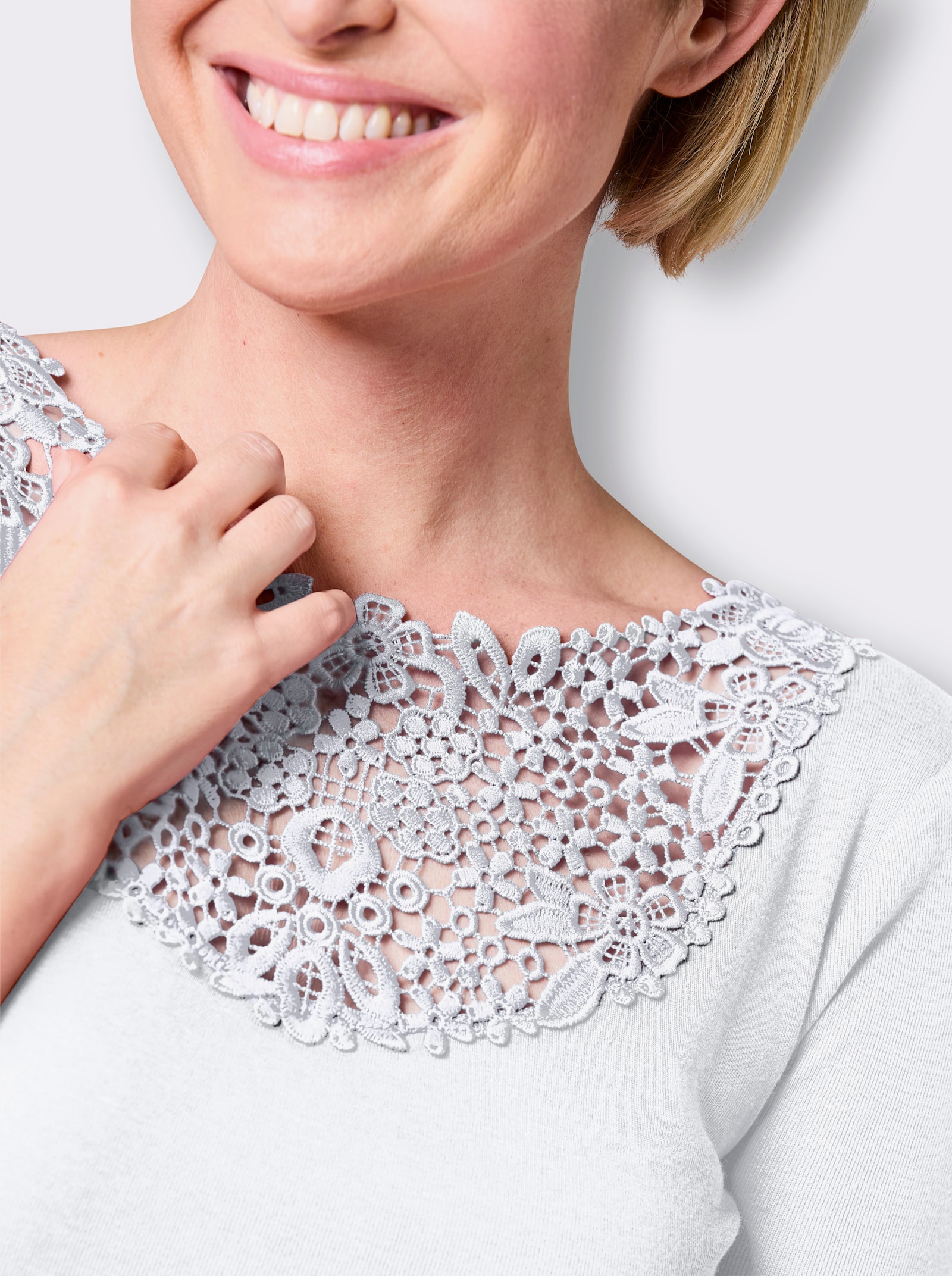 wäschepur Elegant linne med blommig spets - vit