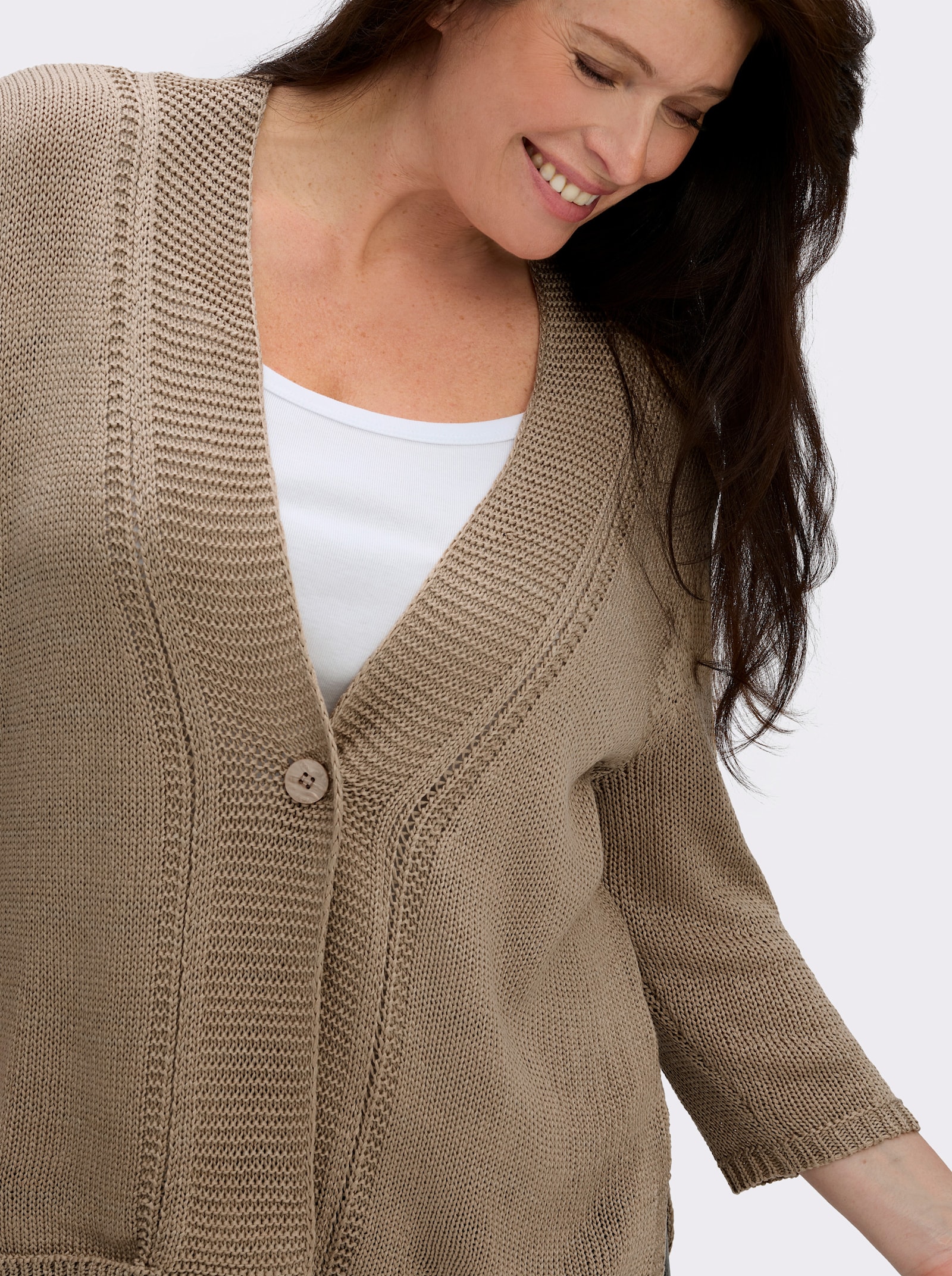 Strickjacke in pflegeleichtem Bändchengarn - beige