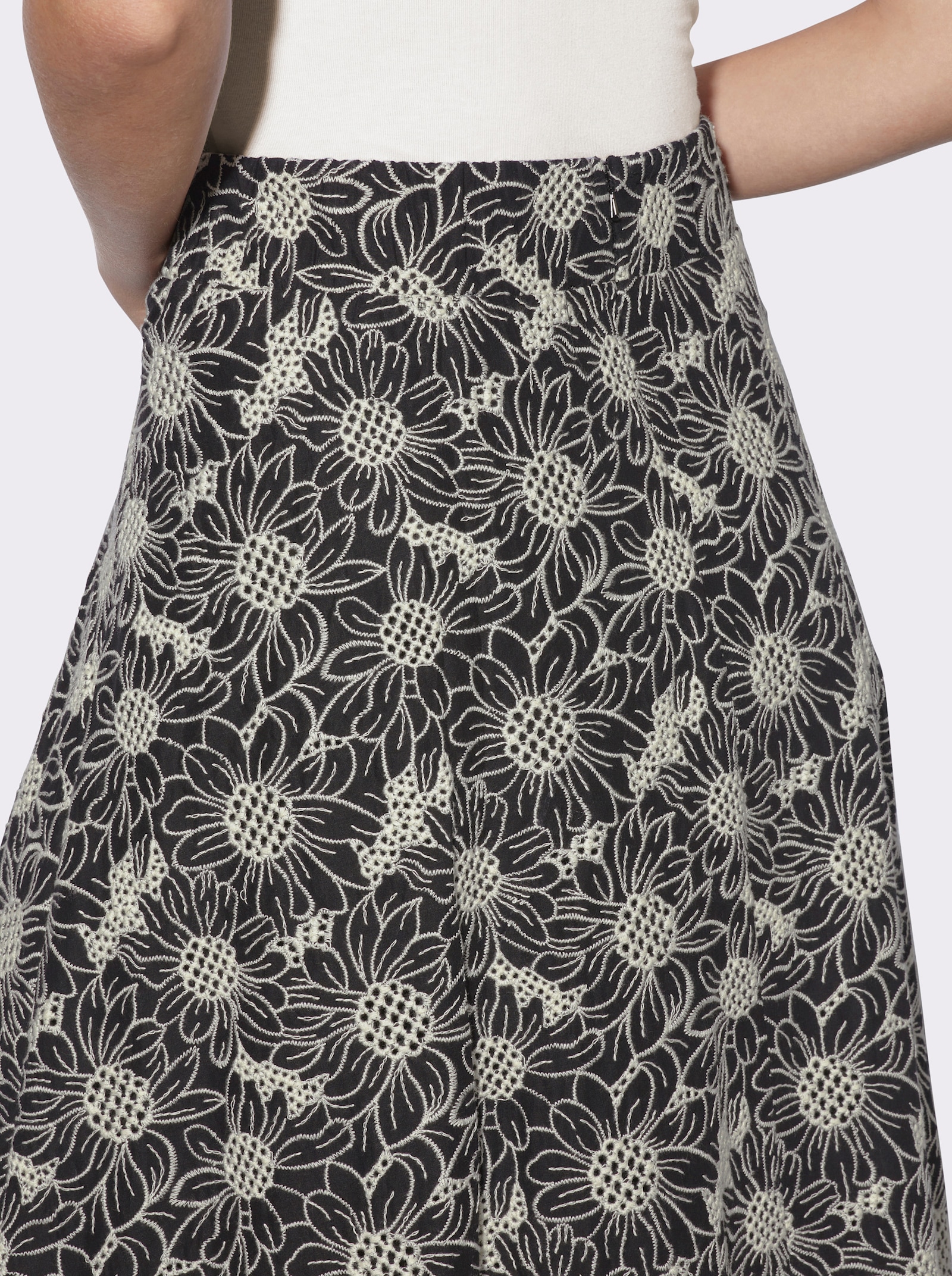 heine Jupe tissée avec dentelle florale - noir-écru à motifs