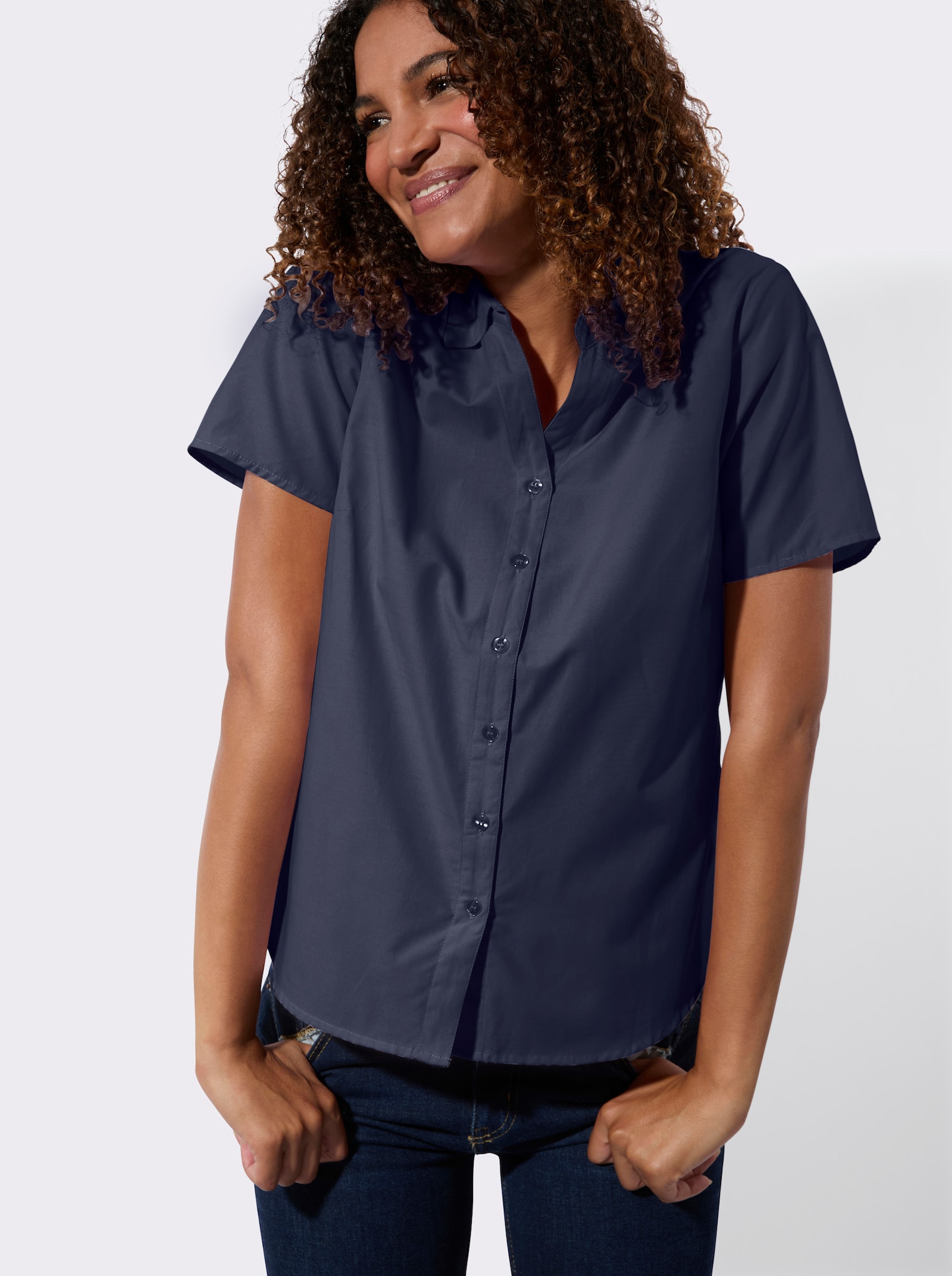 Blouse met korte mouwen en stolpplooi die voor wijdte zorgt - marine