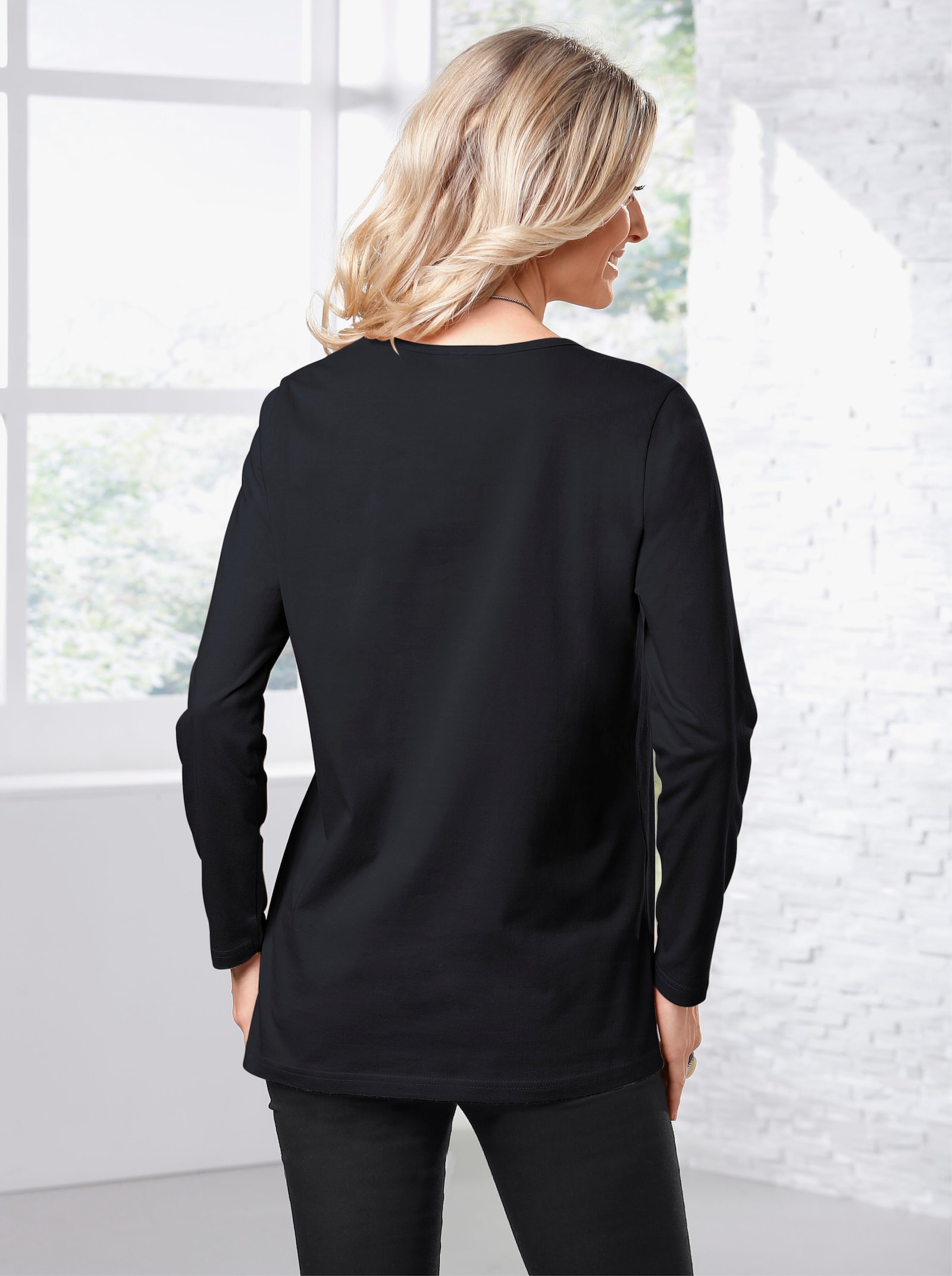 Langarmshirt in weiter Form - schwarz