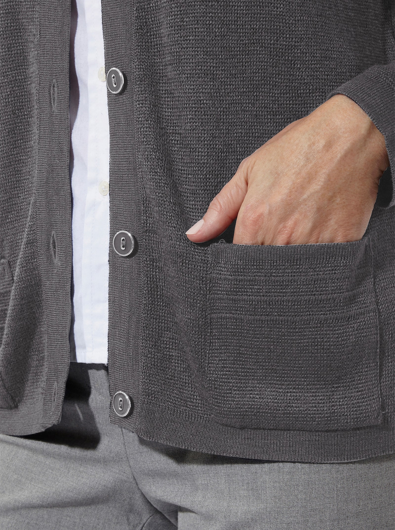 Strickjacke mit Schmuckknöpfen - anthrazit-meliert