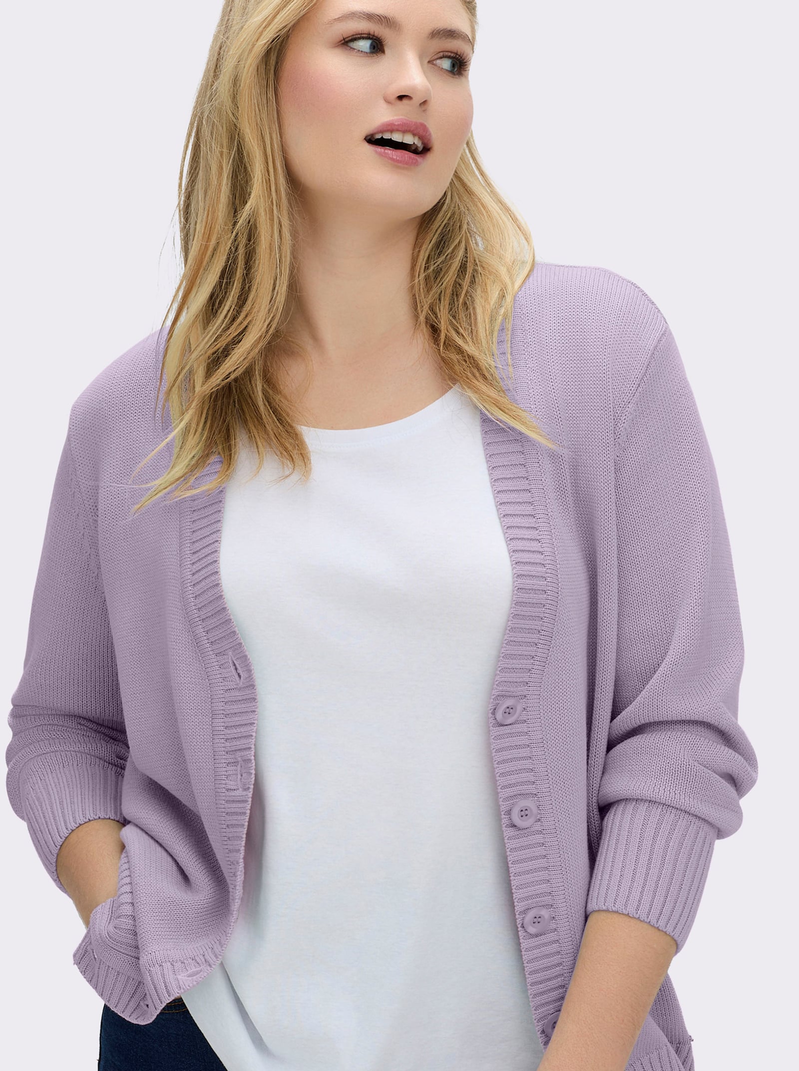 Strickjacke mit farblich abgestimmten Knöpfen - flieder