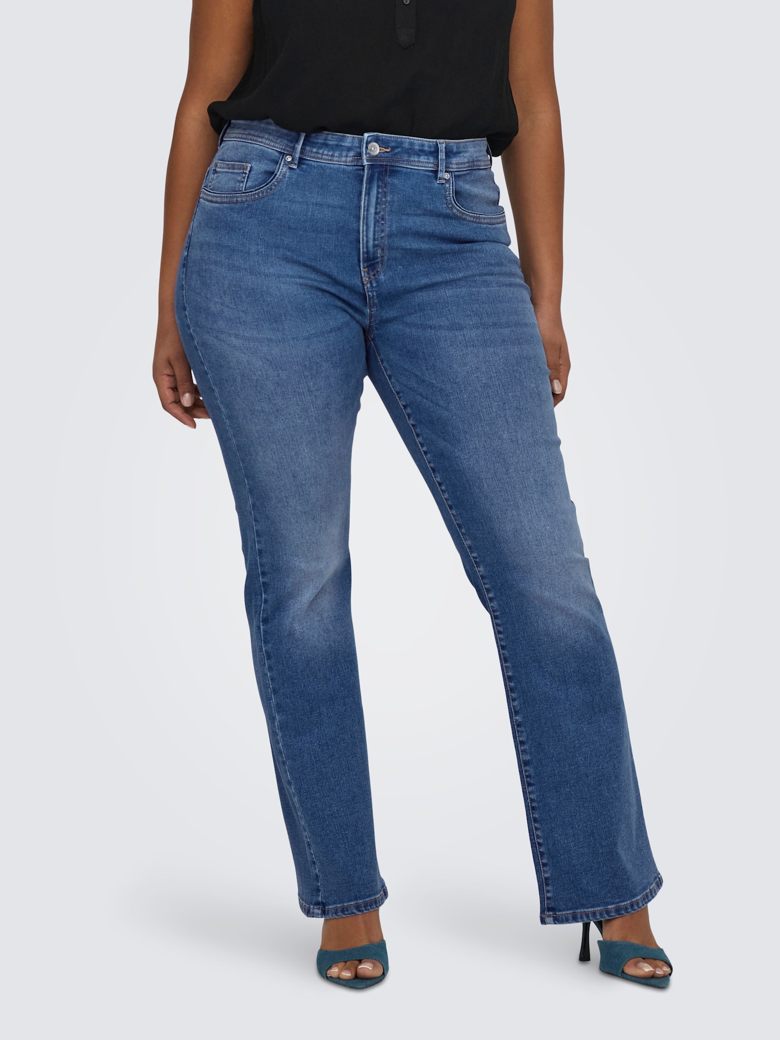 ONLY CARMAKOMA Bootcut-Jeans - medium blue denim