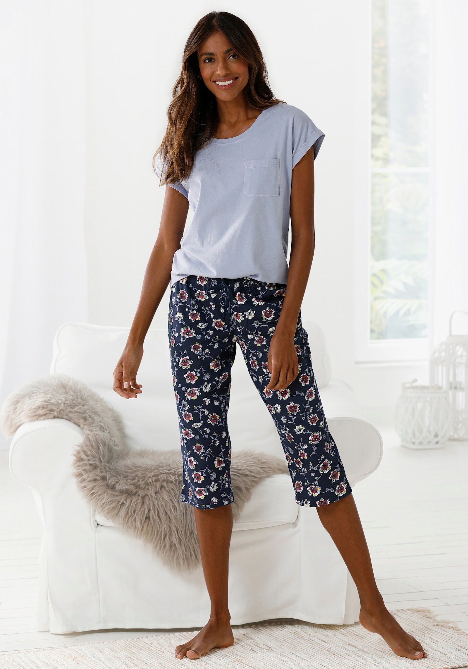 Vivance Dreams Capri-Pyjama - dunkelblau-geblümt