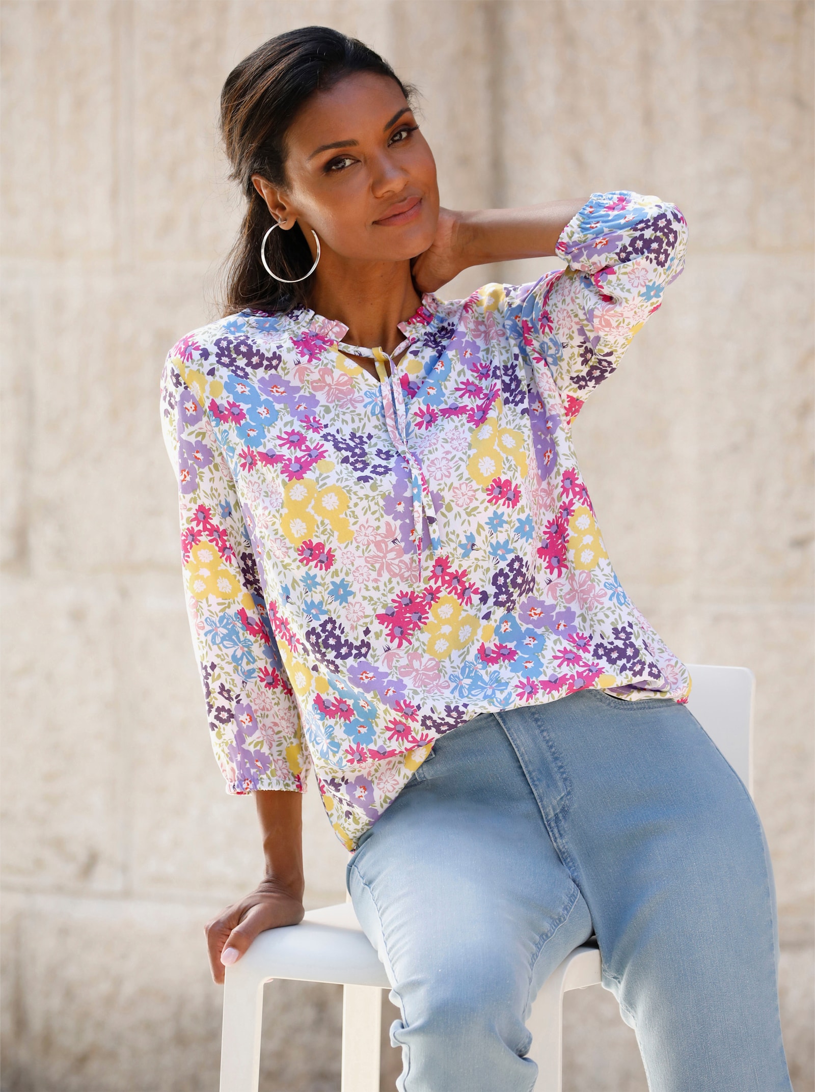 Schlupfbluse im bunten Blütenmuster - ecru-flieder-bedruckt