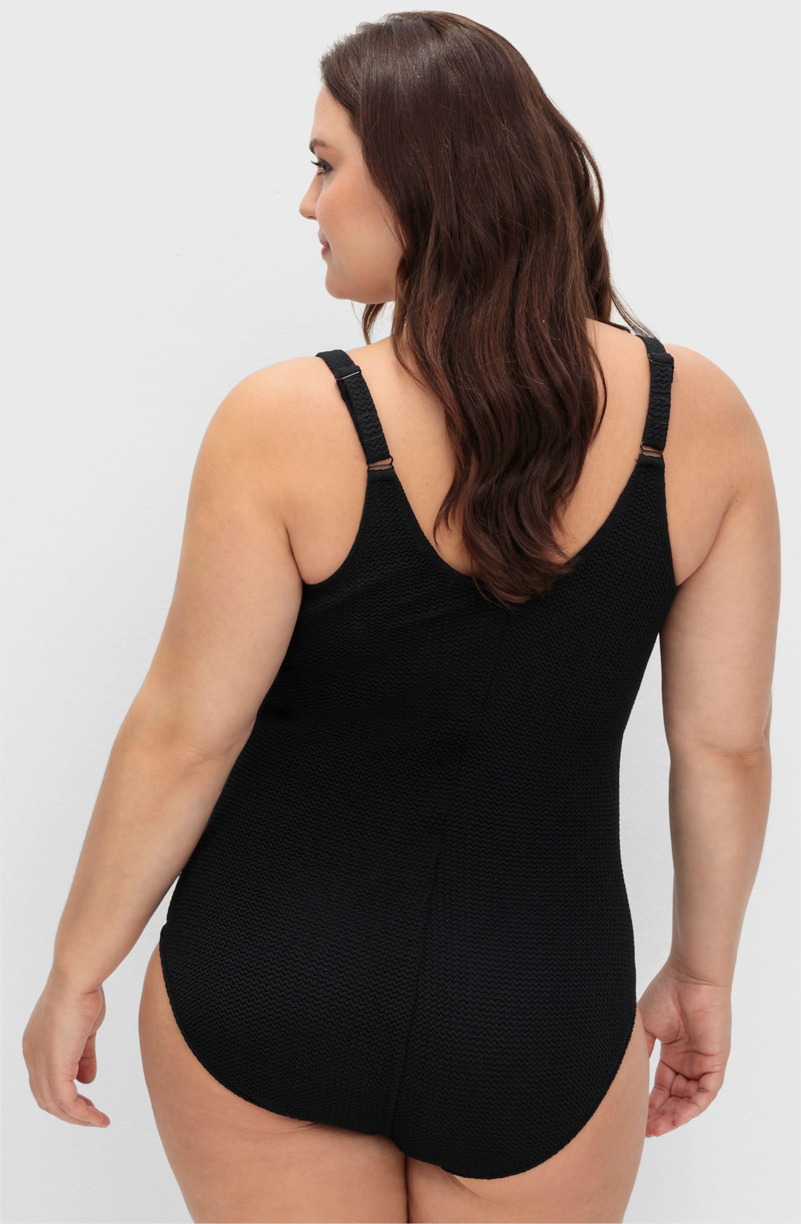 sheego Badeanzug mit Raffung - schwarz