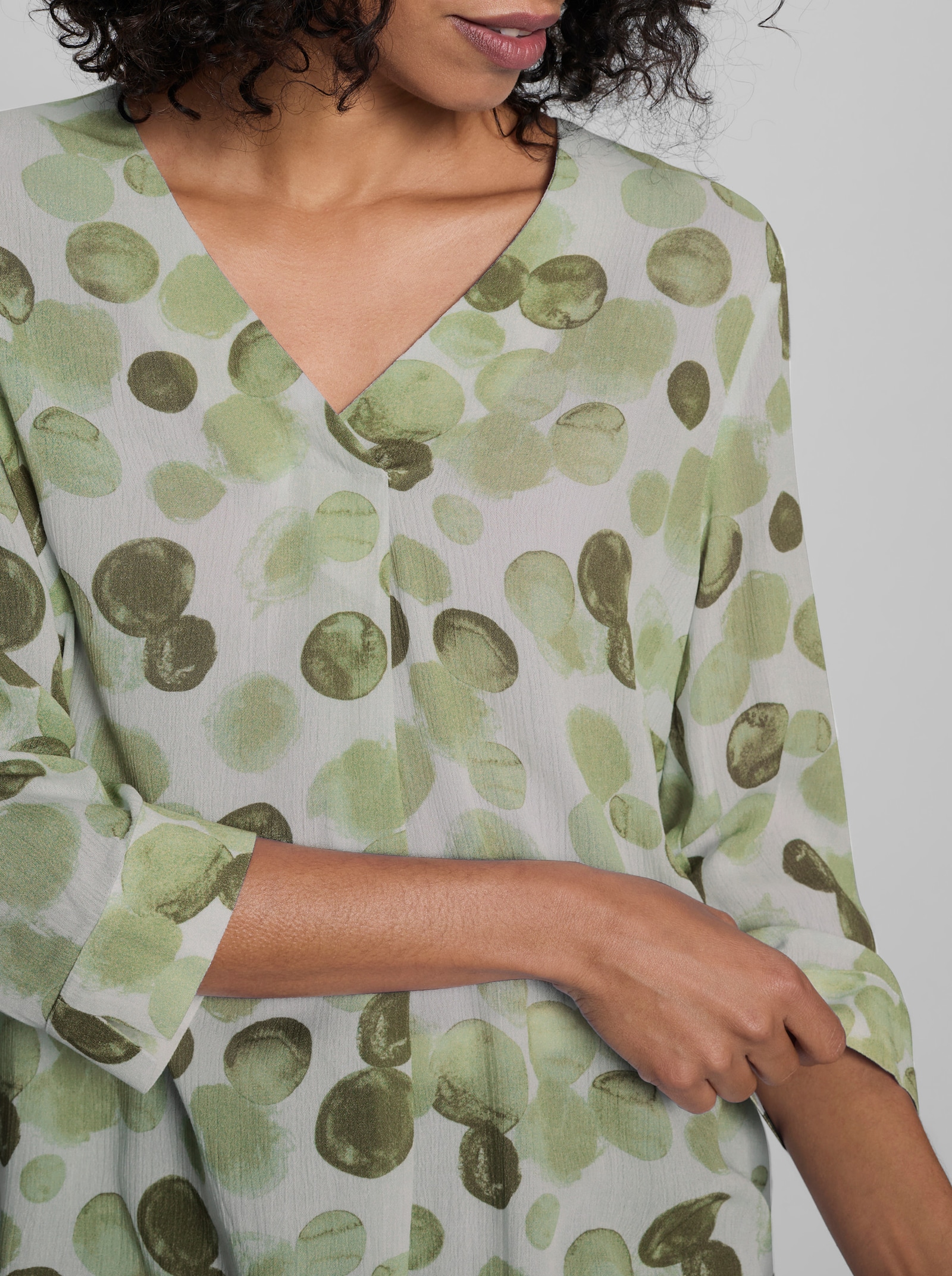 heine Druckbluse mit Tupfenmuster - ecru-khaki-bedruckt