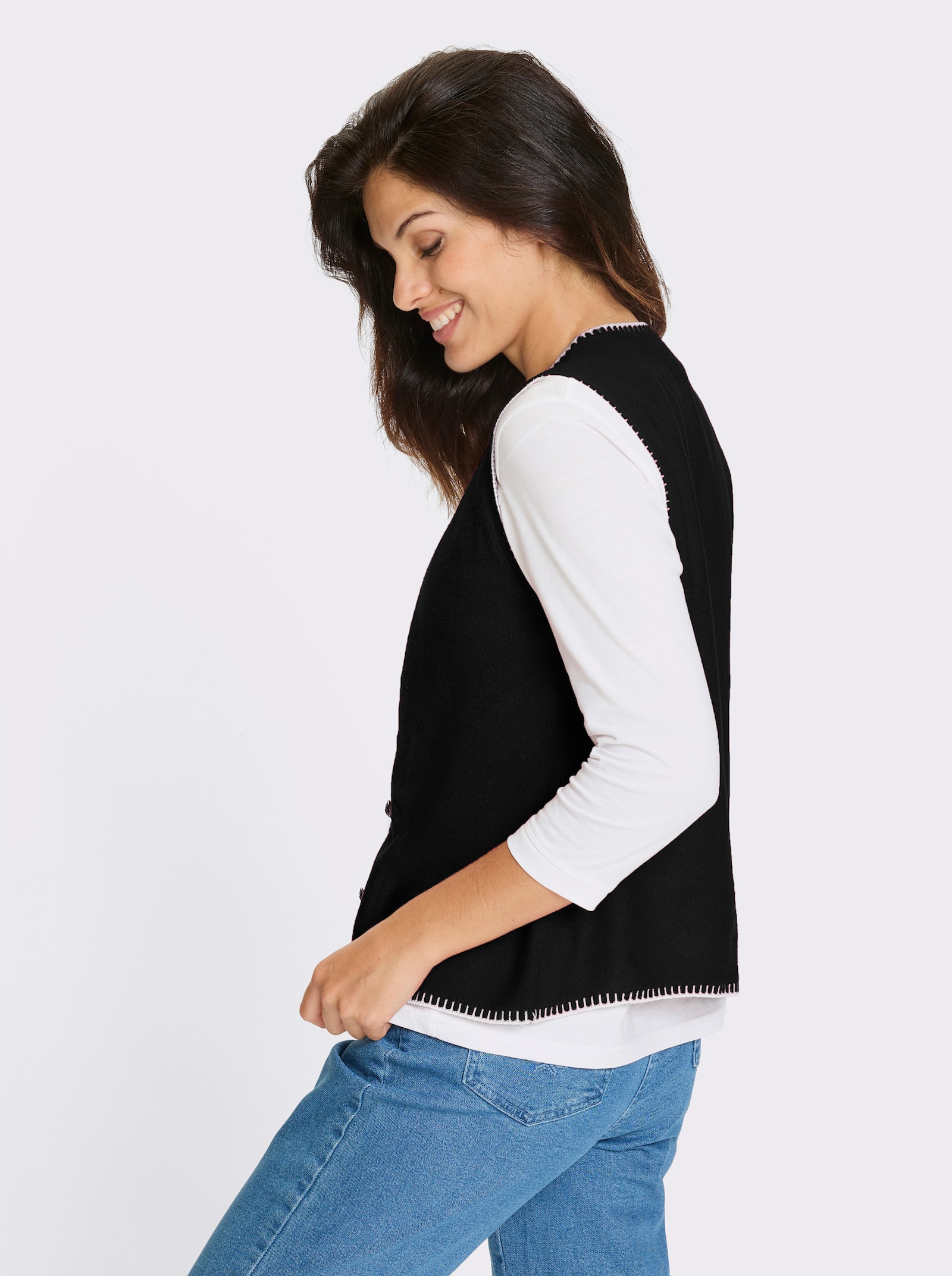 Pletená vesta s krojovými knoflíky - černá-ecru