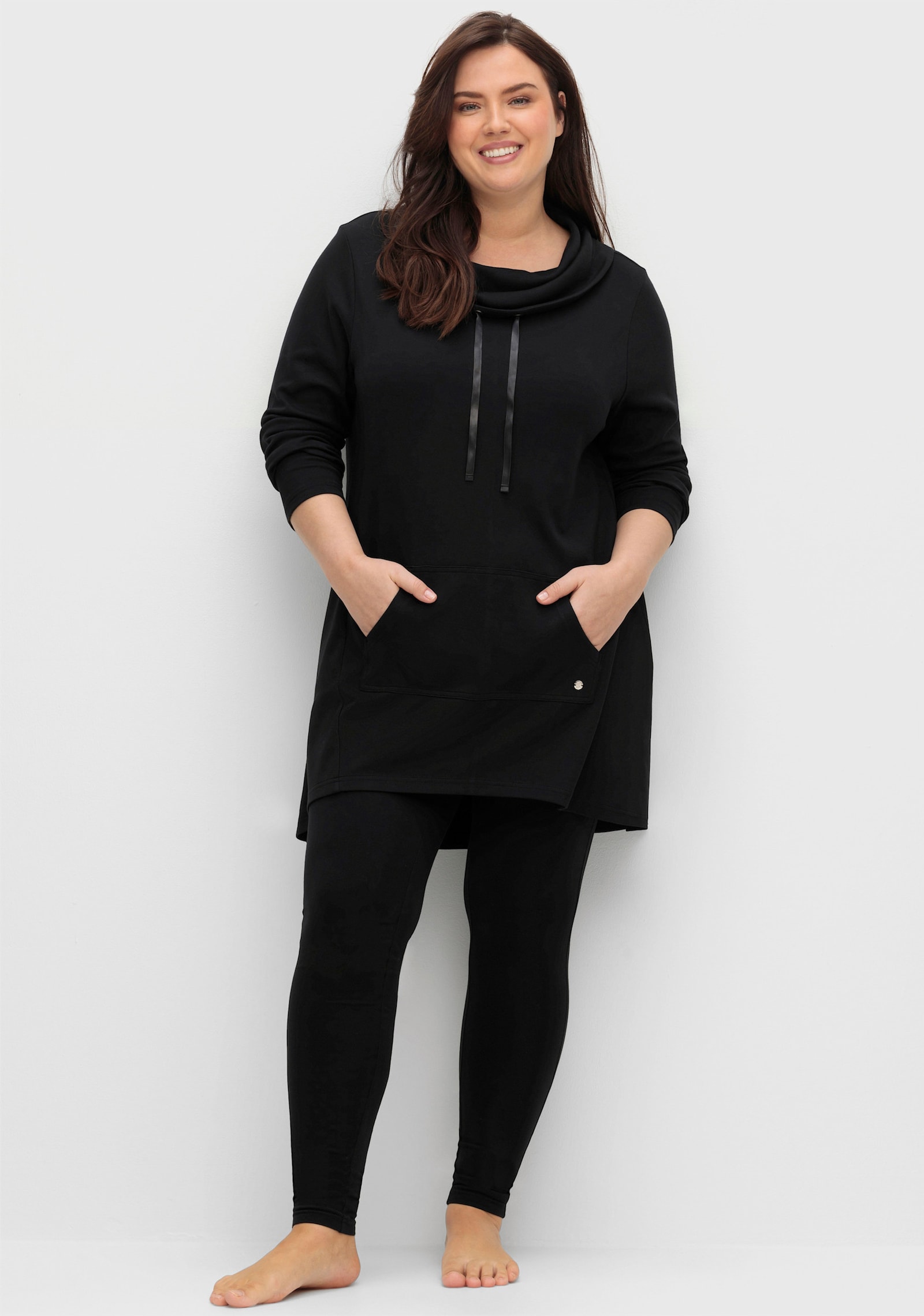 sheego Oversized shirt met satijnen bandjes - zwart